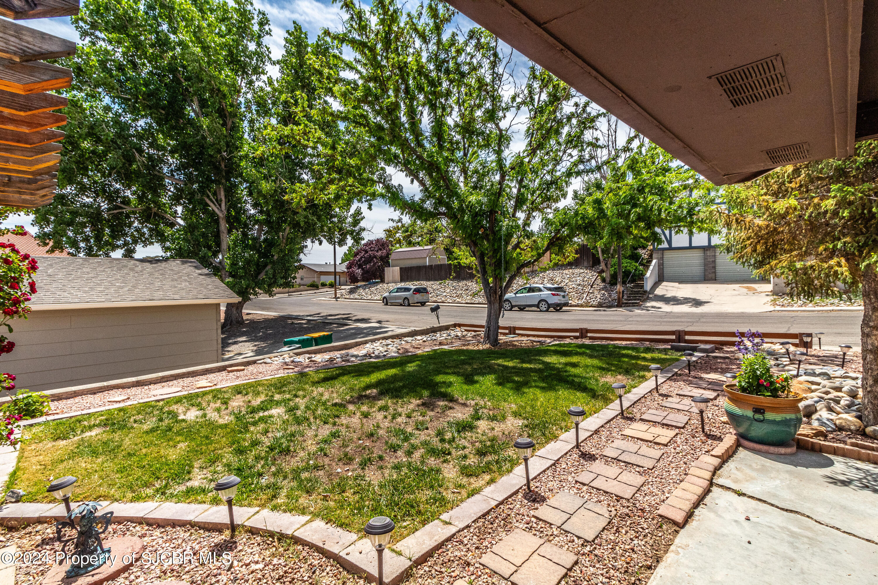 1602 YUCCA Avenue