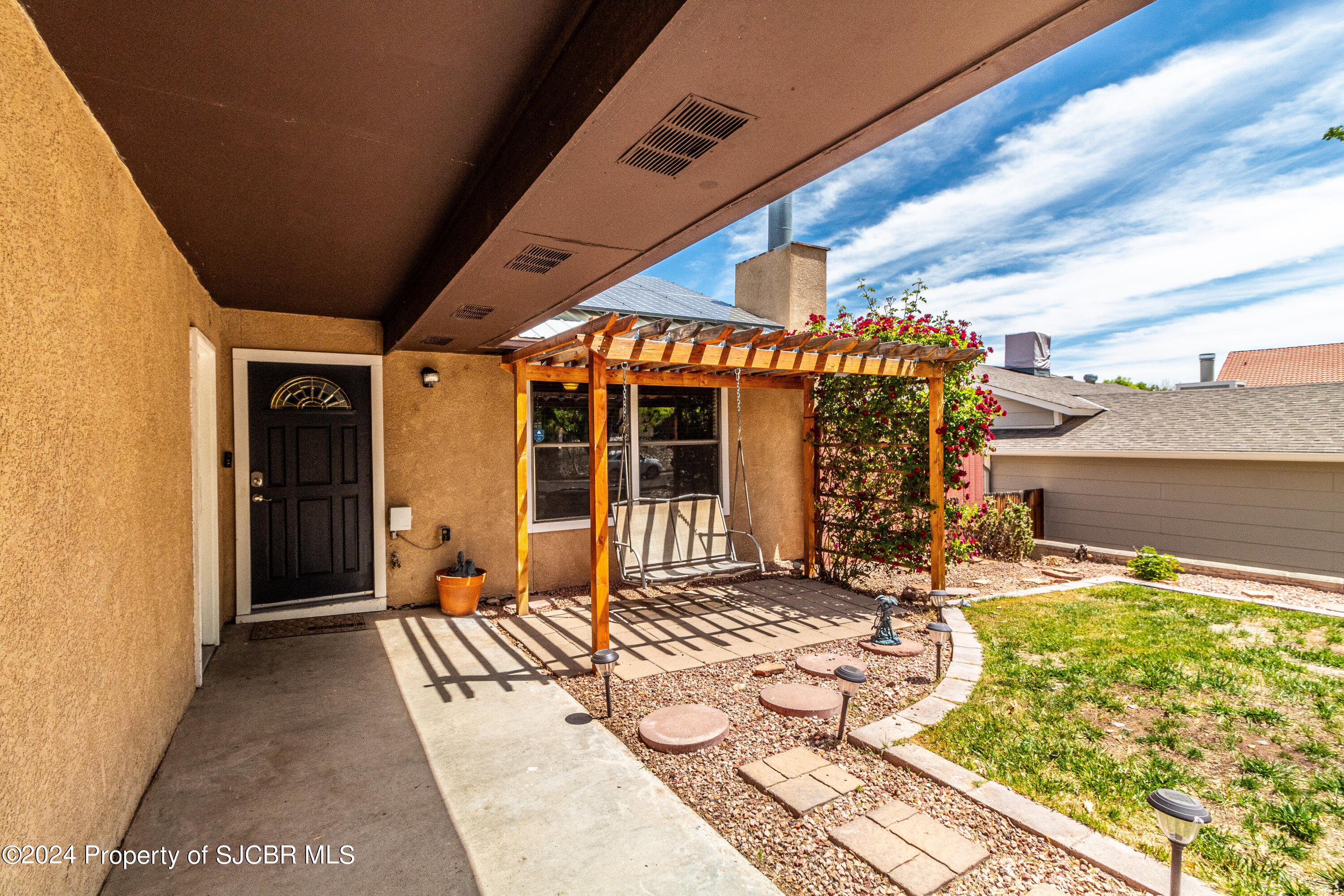 1602 YUCCA Avenue
