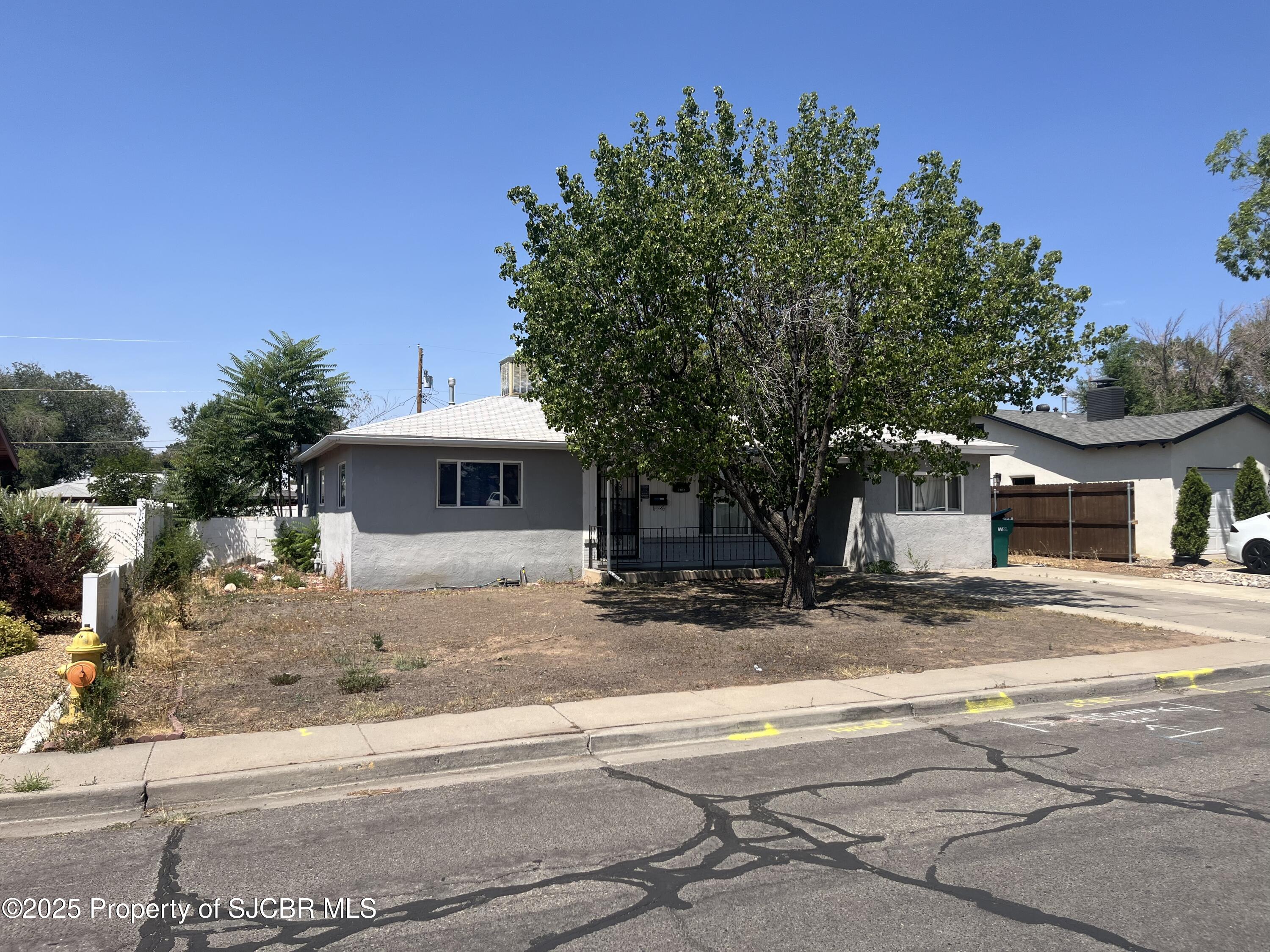 2103 N COCHITI Avenue