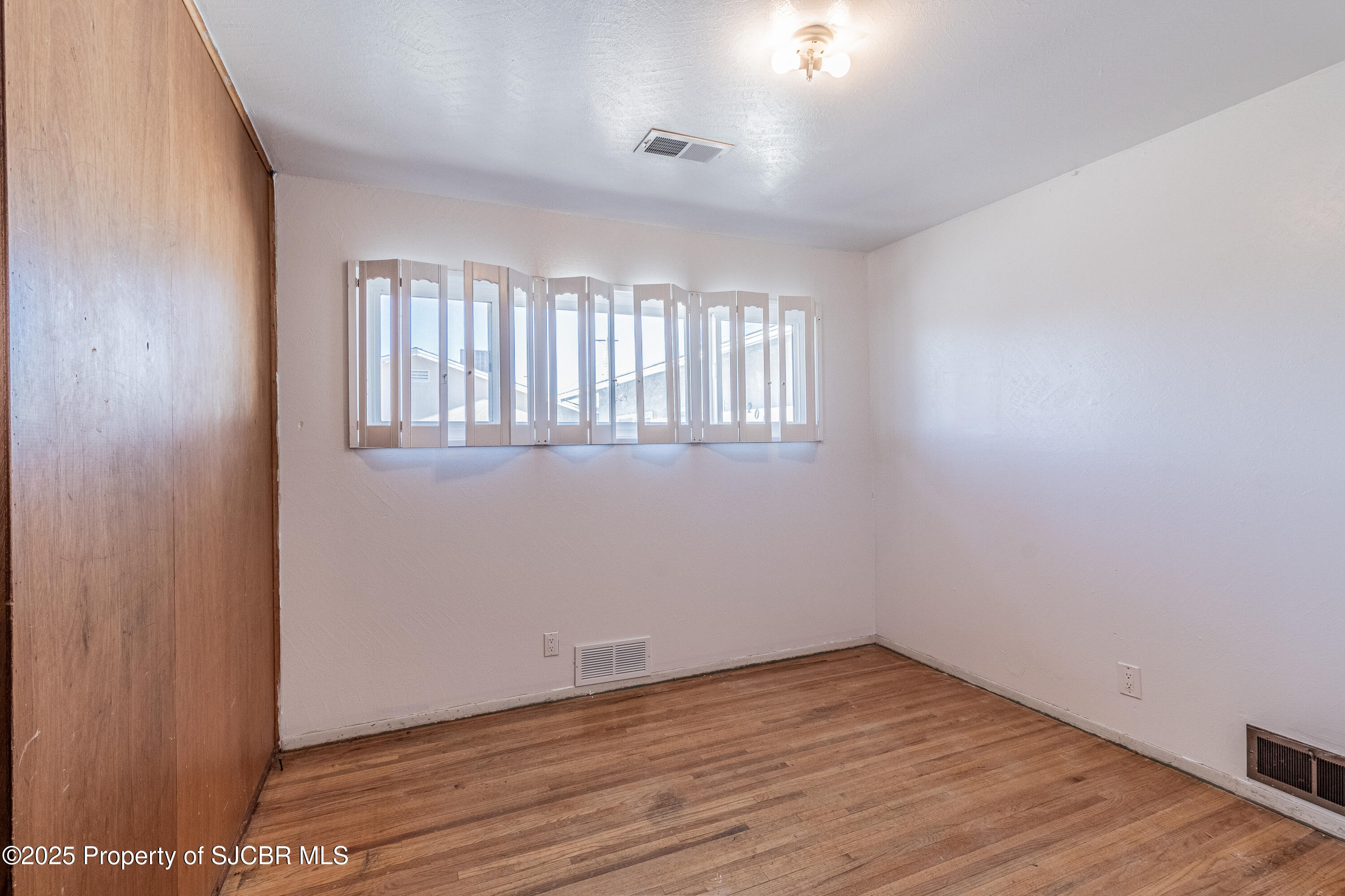 1208 E 27TH Street