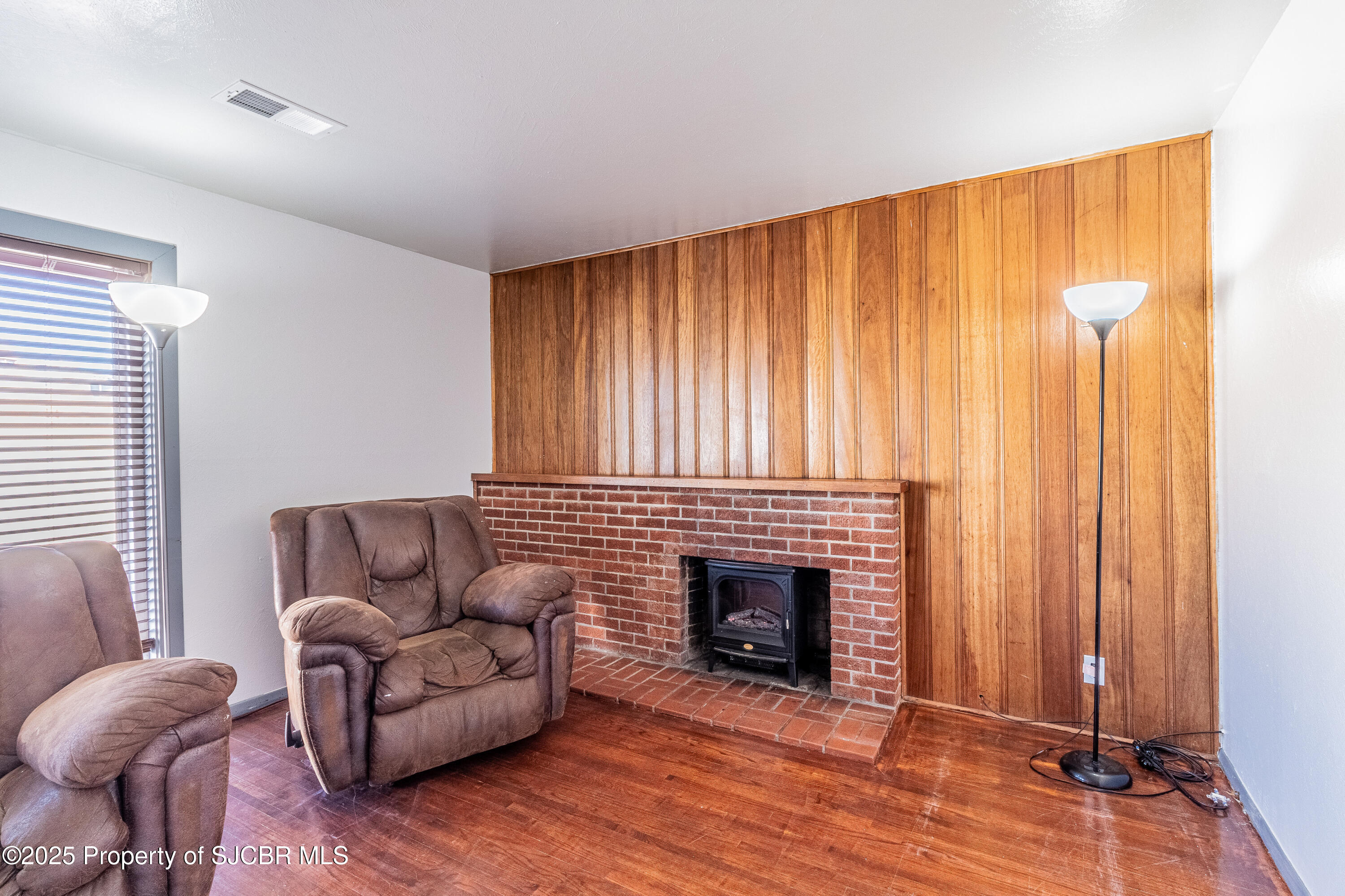 1208 E 27TH Street