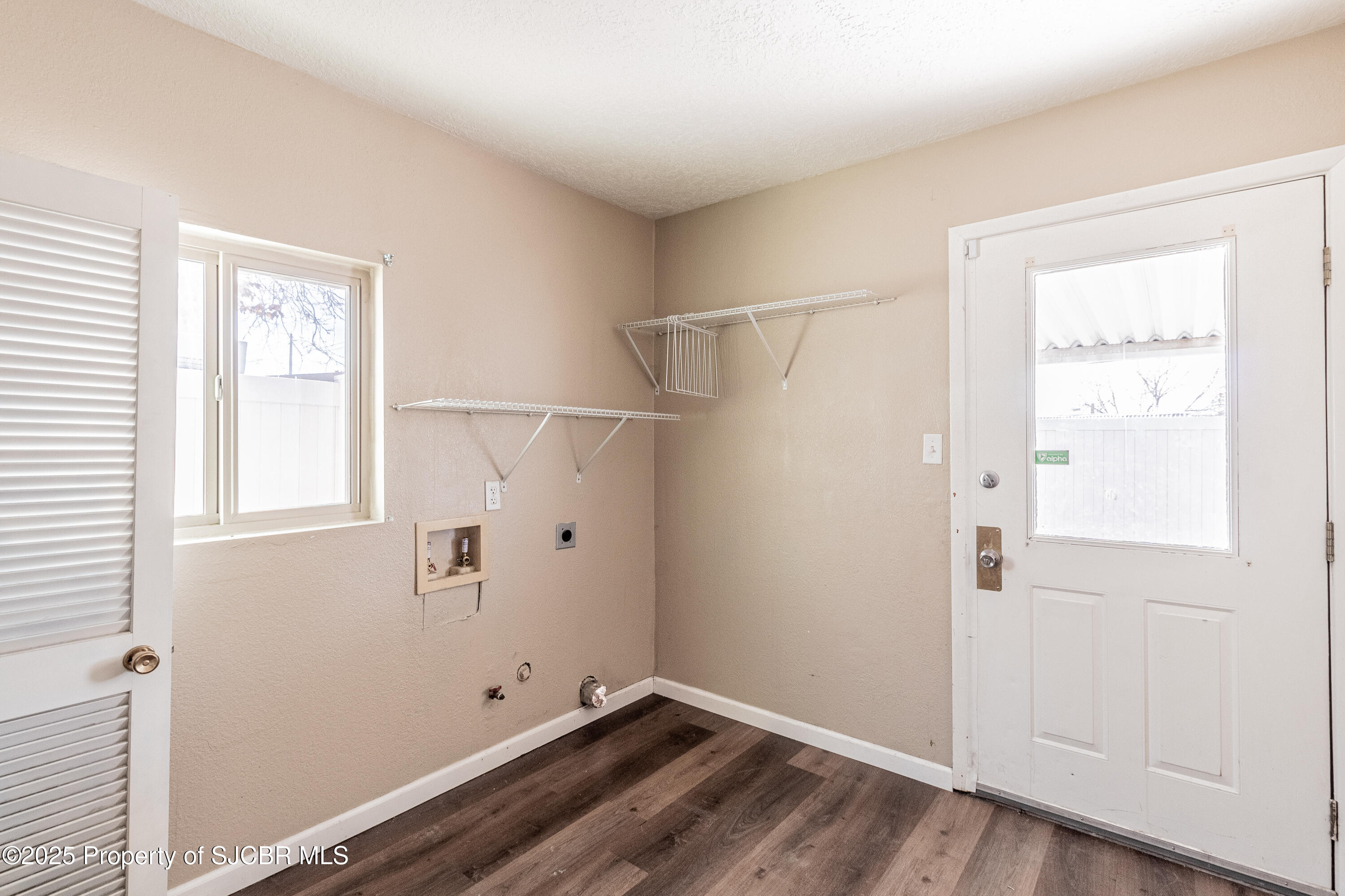 1502 N MESA VERDE Avenue