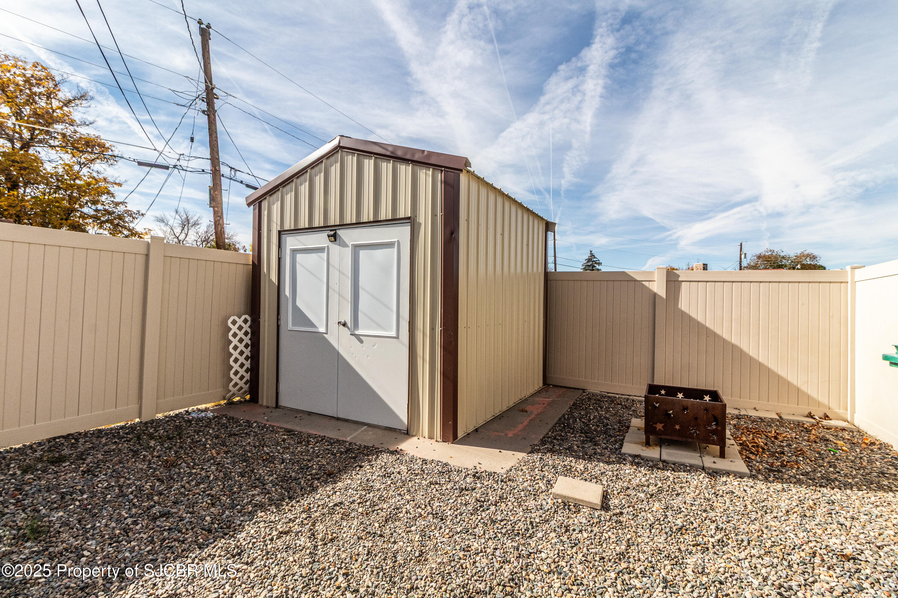 1502 N MESA VERDE Avenue