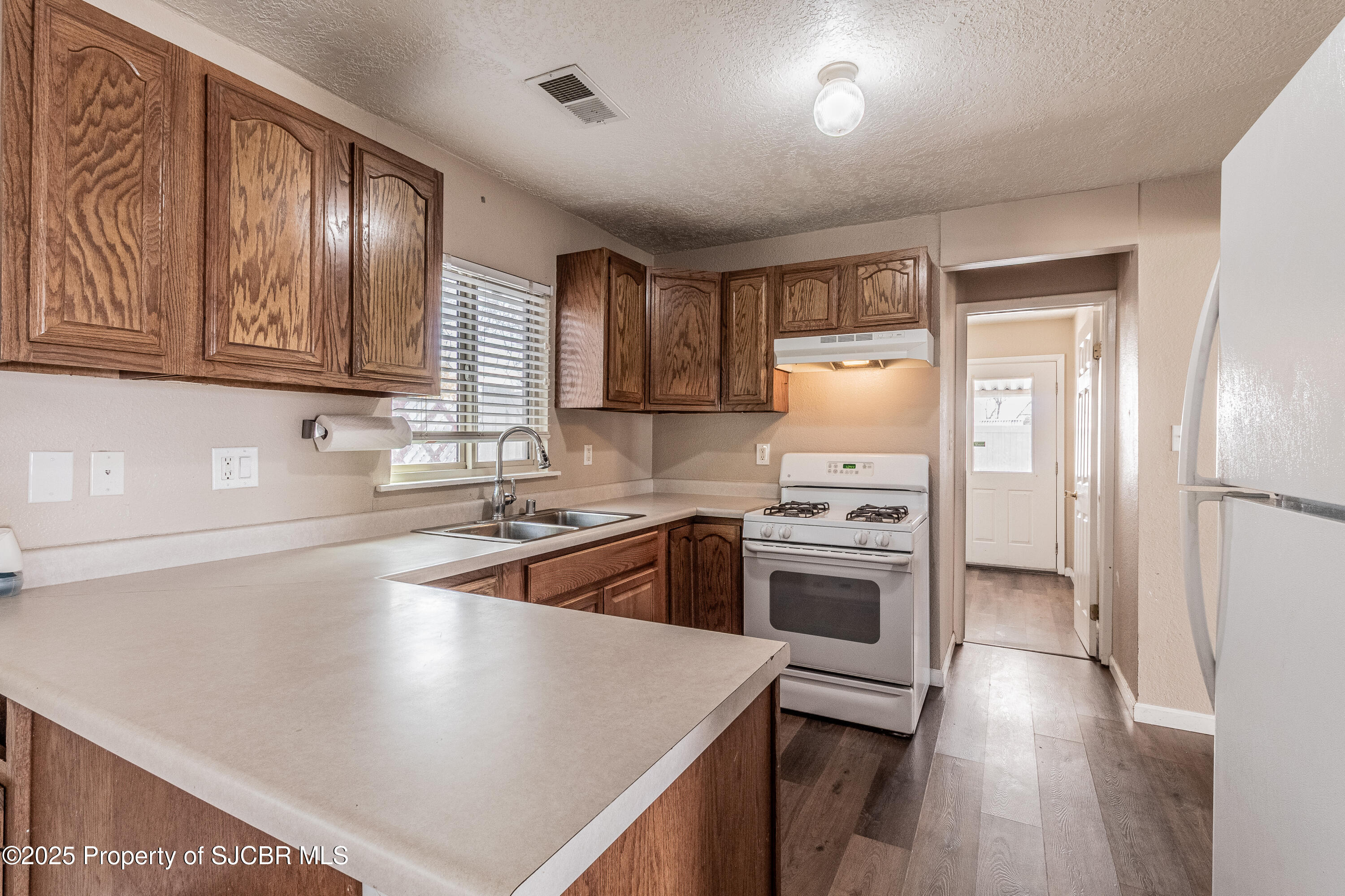 1502 N MESA VERDE Avenue