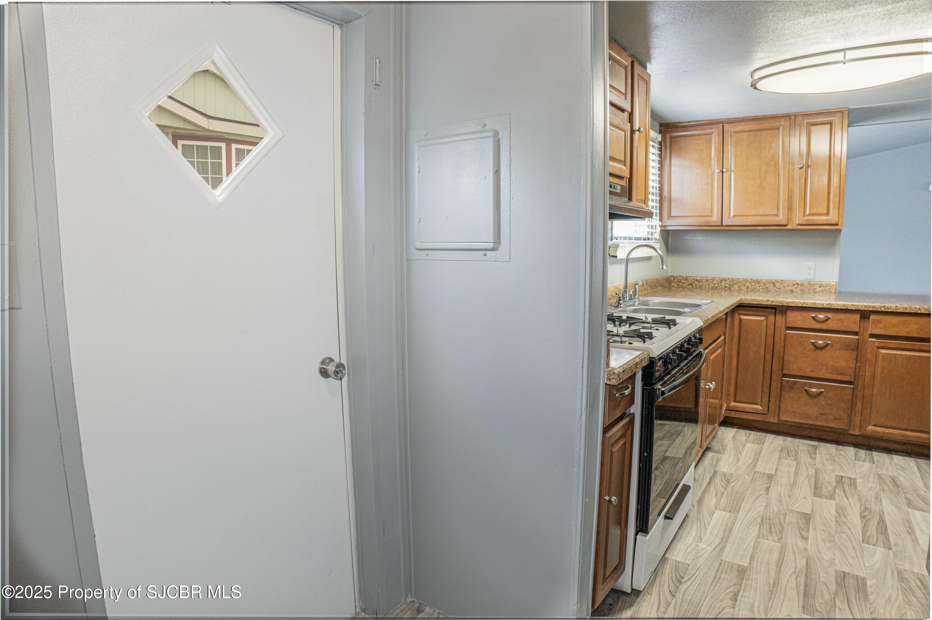 1725 MOUNTAIN VIEW Circle