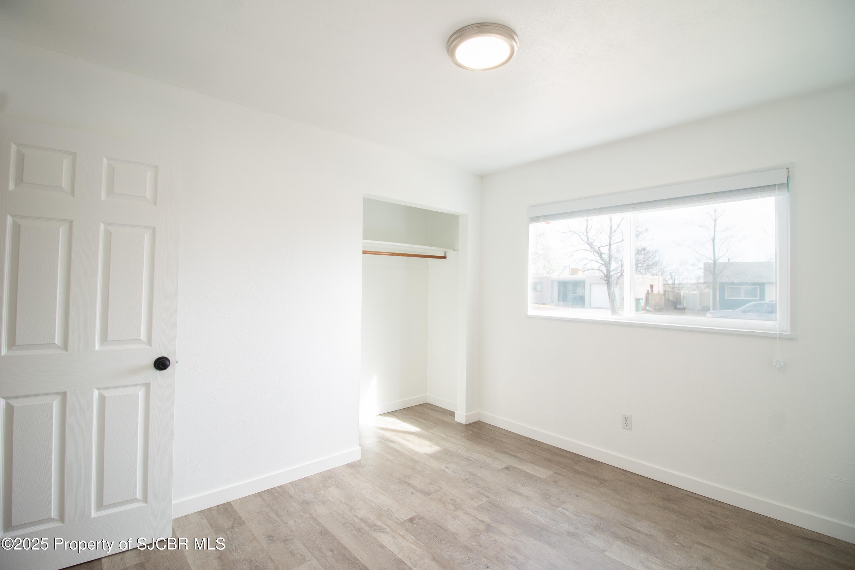 3002 EDGECLIFF Drive