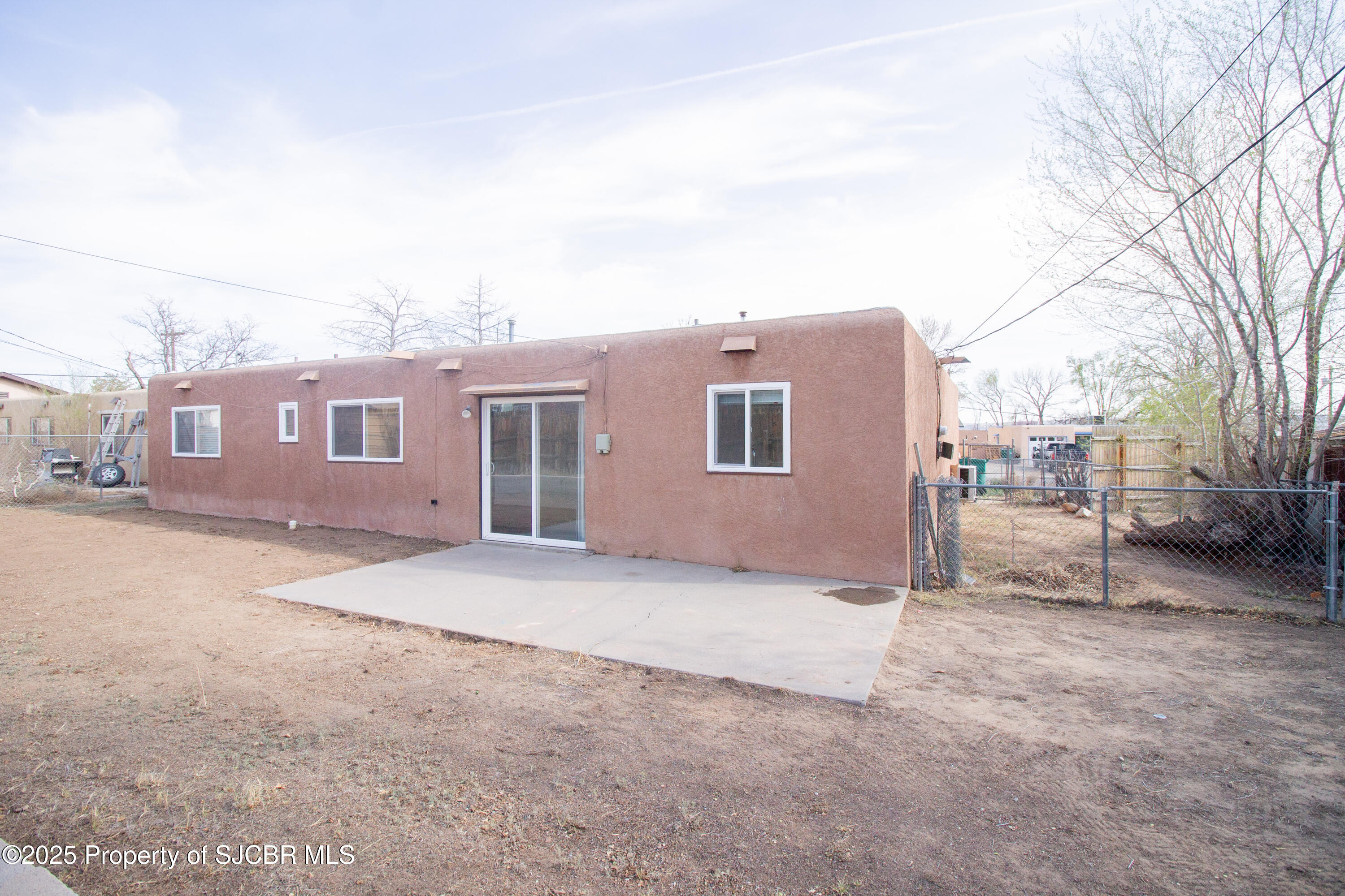 3002 EDGECLIFF Drive