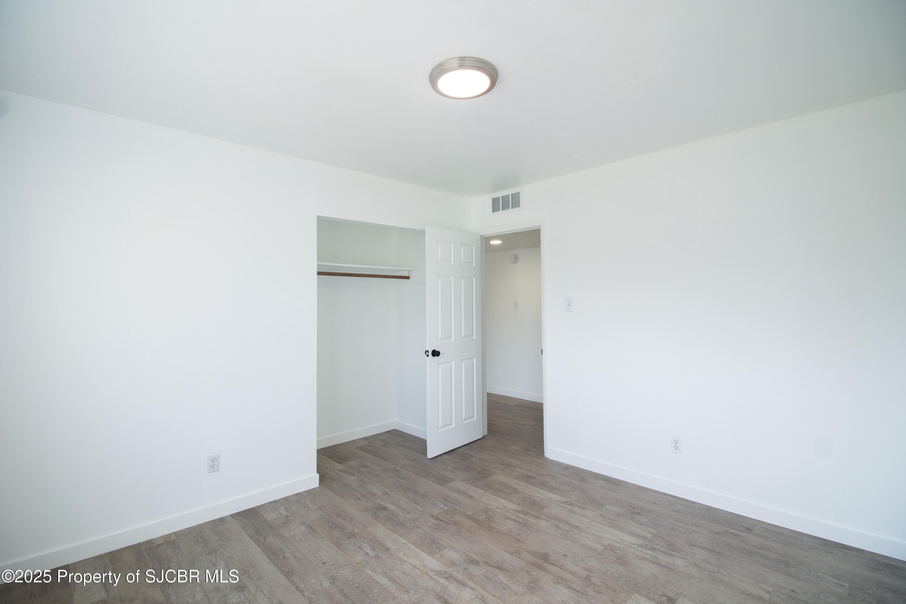 3002 EDGECLIFF Drive