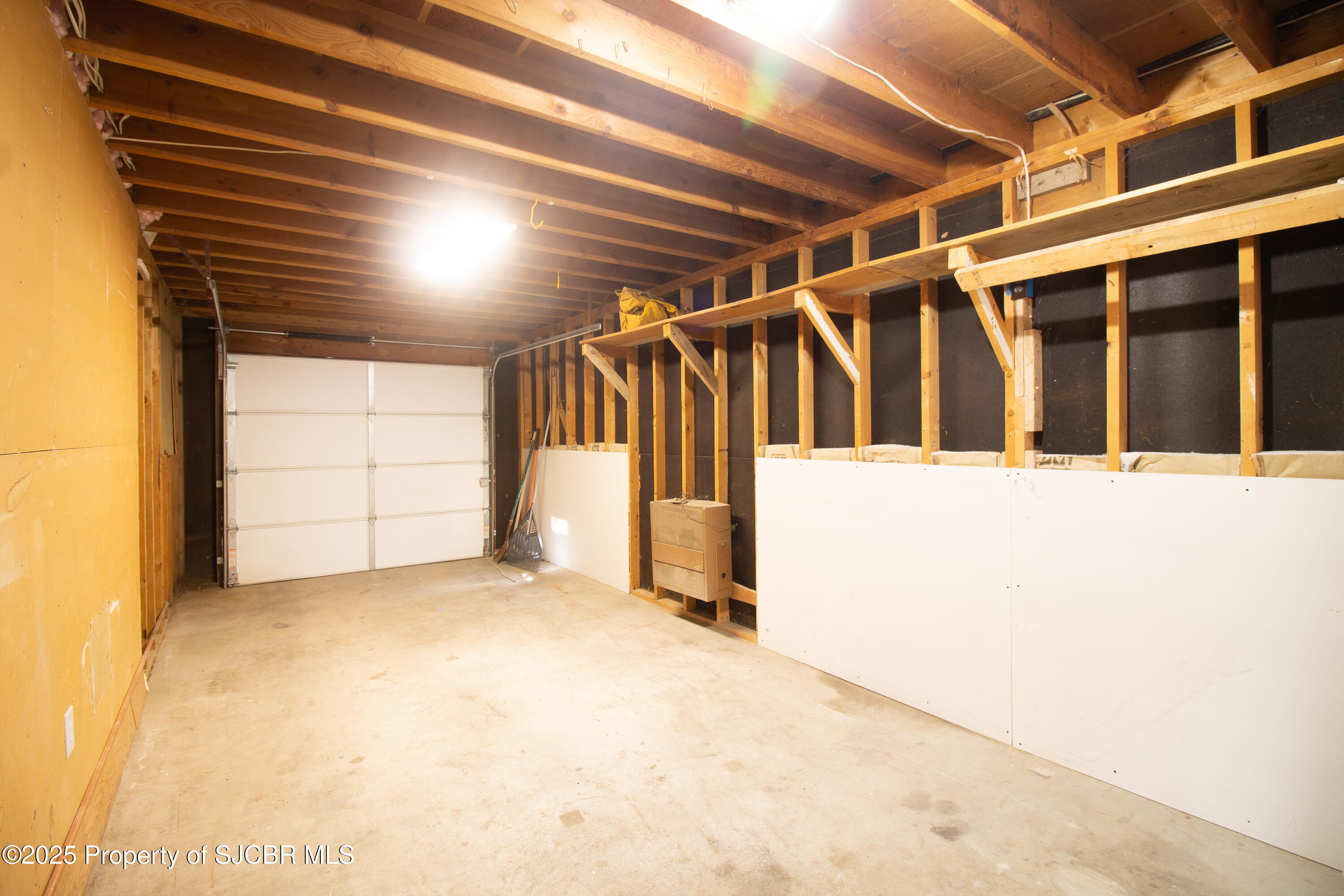 3002 EDGECLIFF Drive
