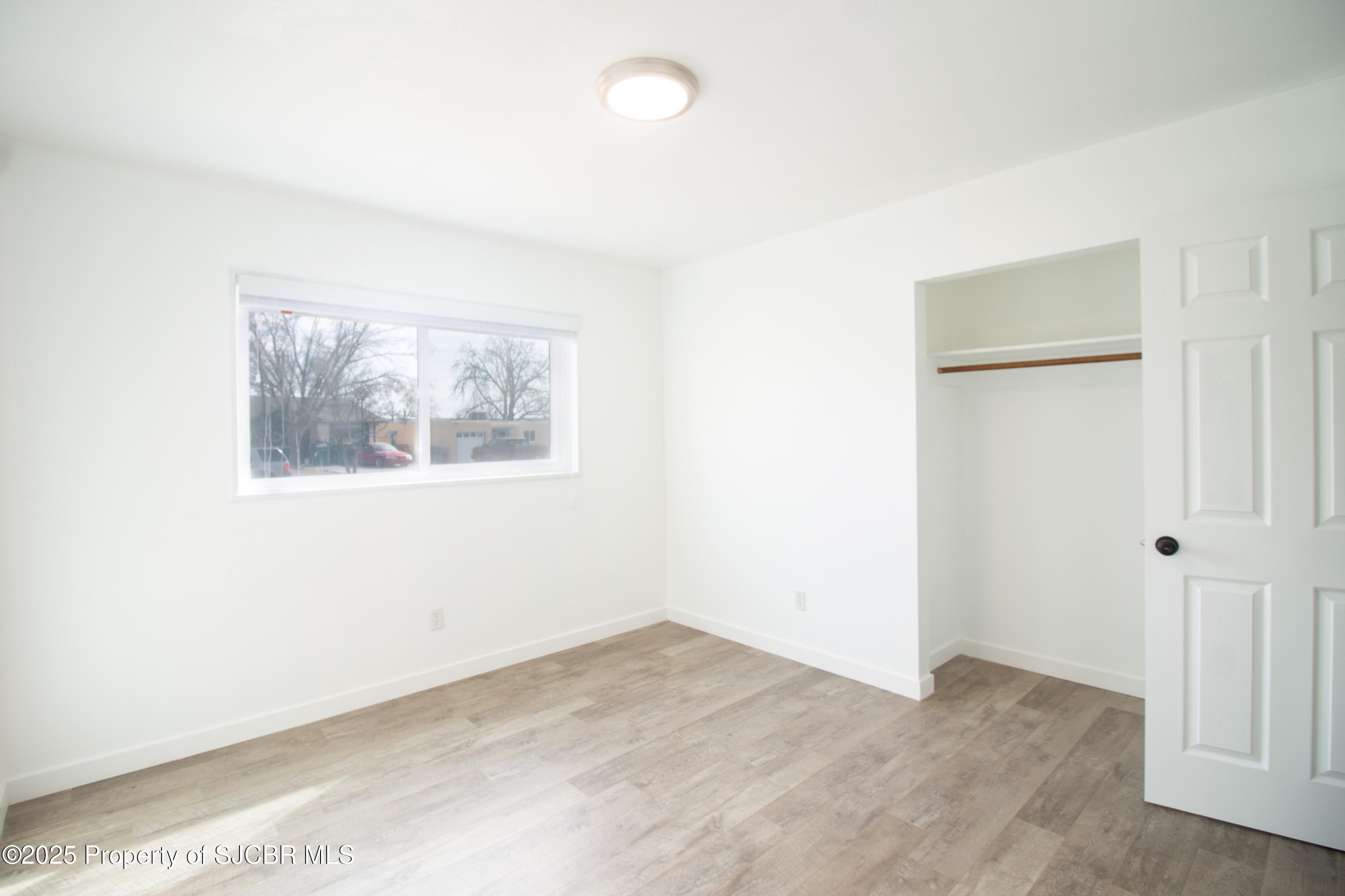 3002 EDGECLIFF Drive