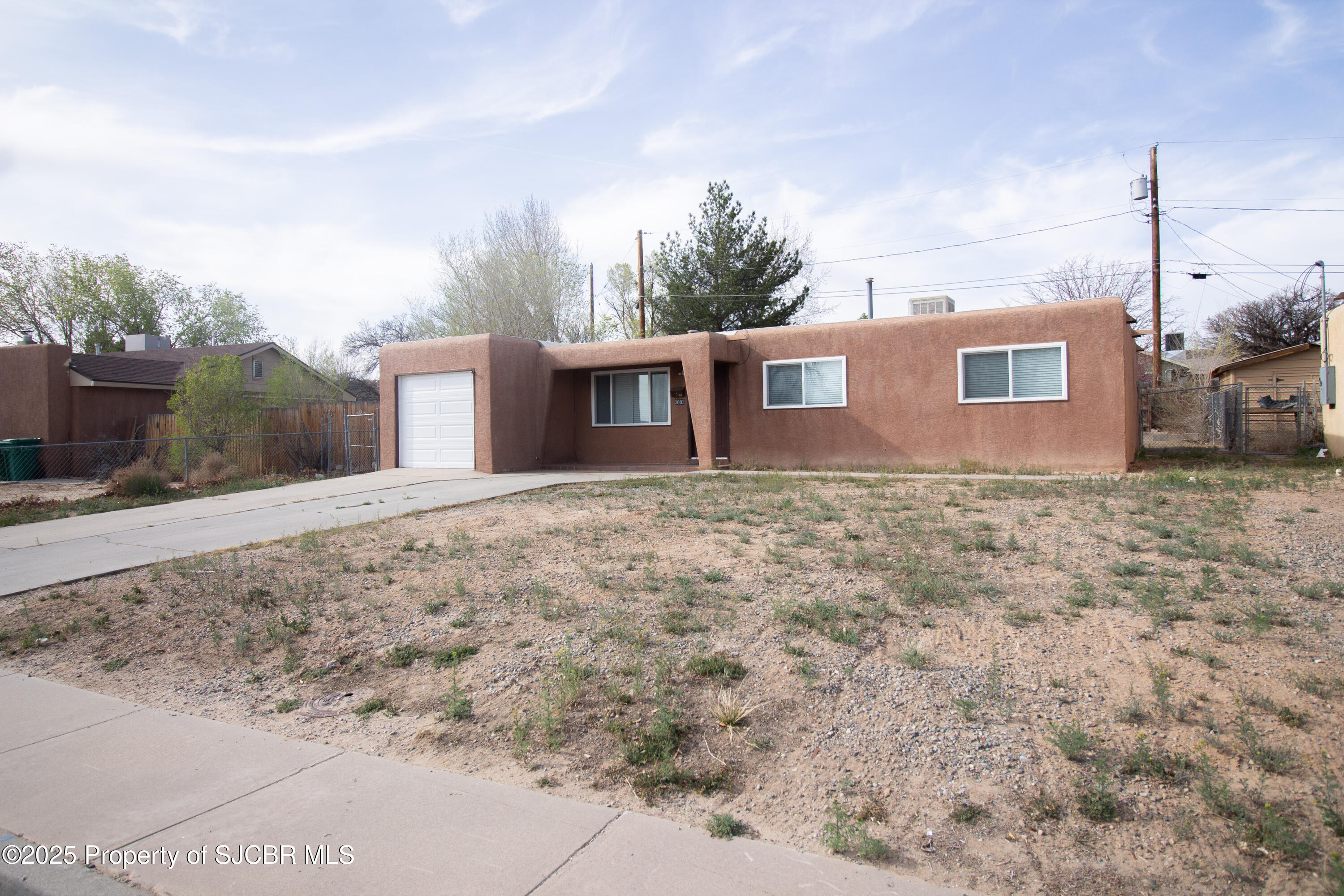 3002 EDGECLIFF Drive