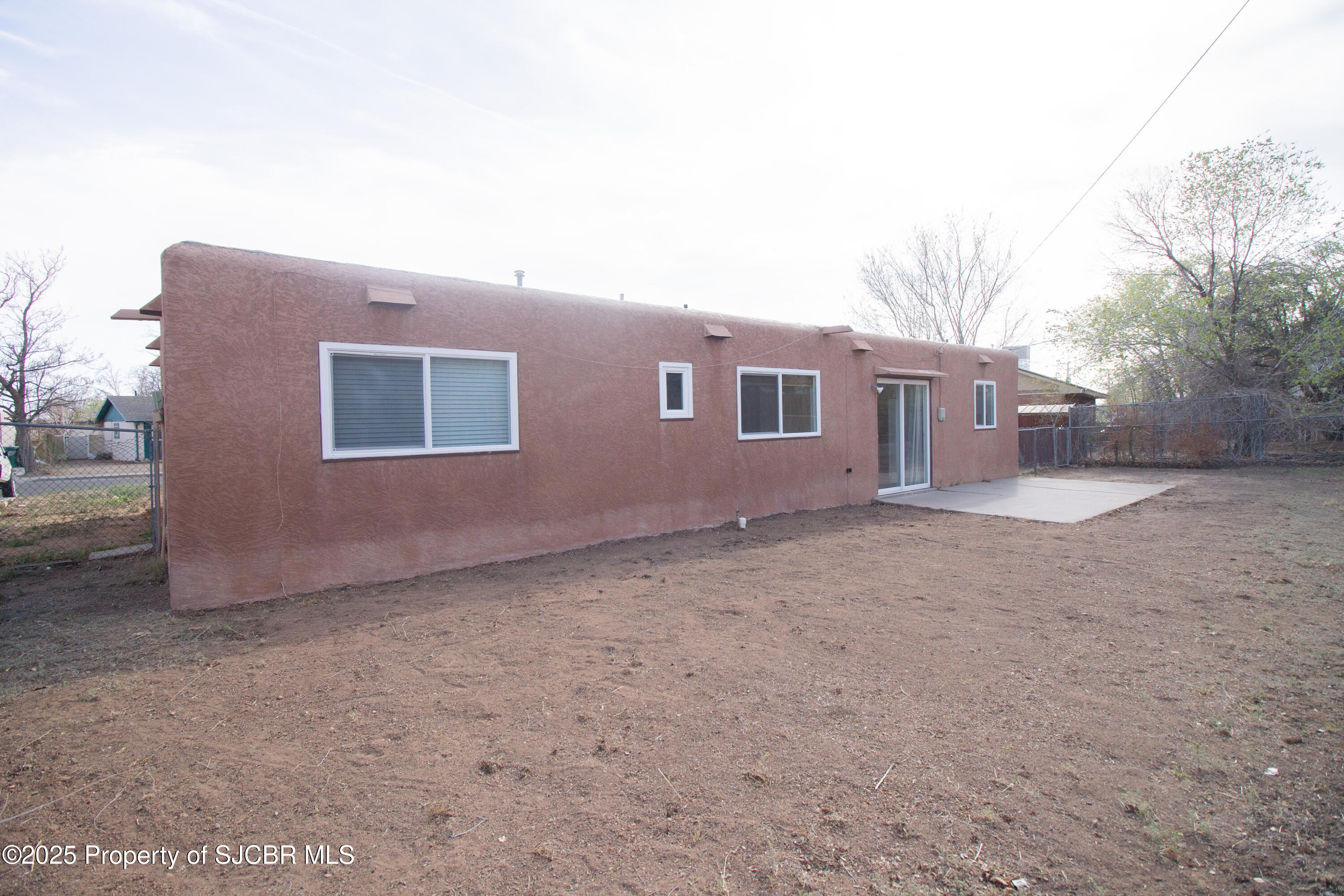 3002 EDGECLIFF Drive
