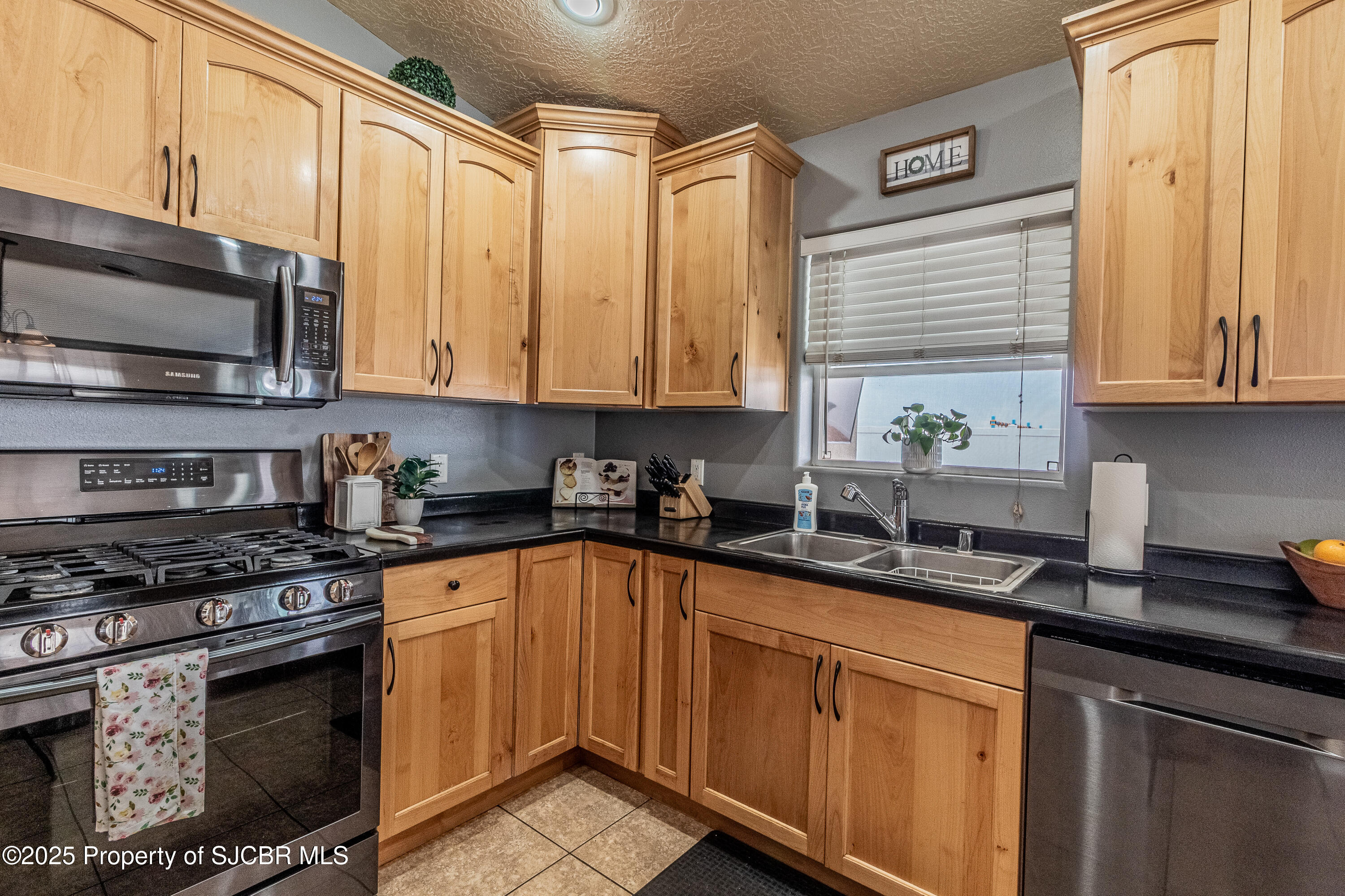 805 MESA VISTA Drive