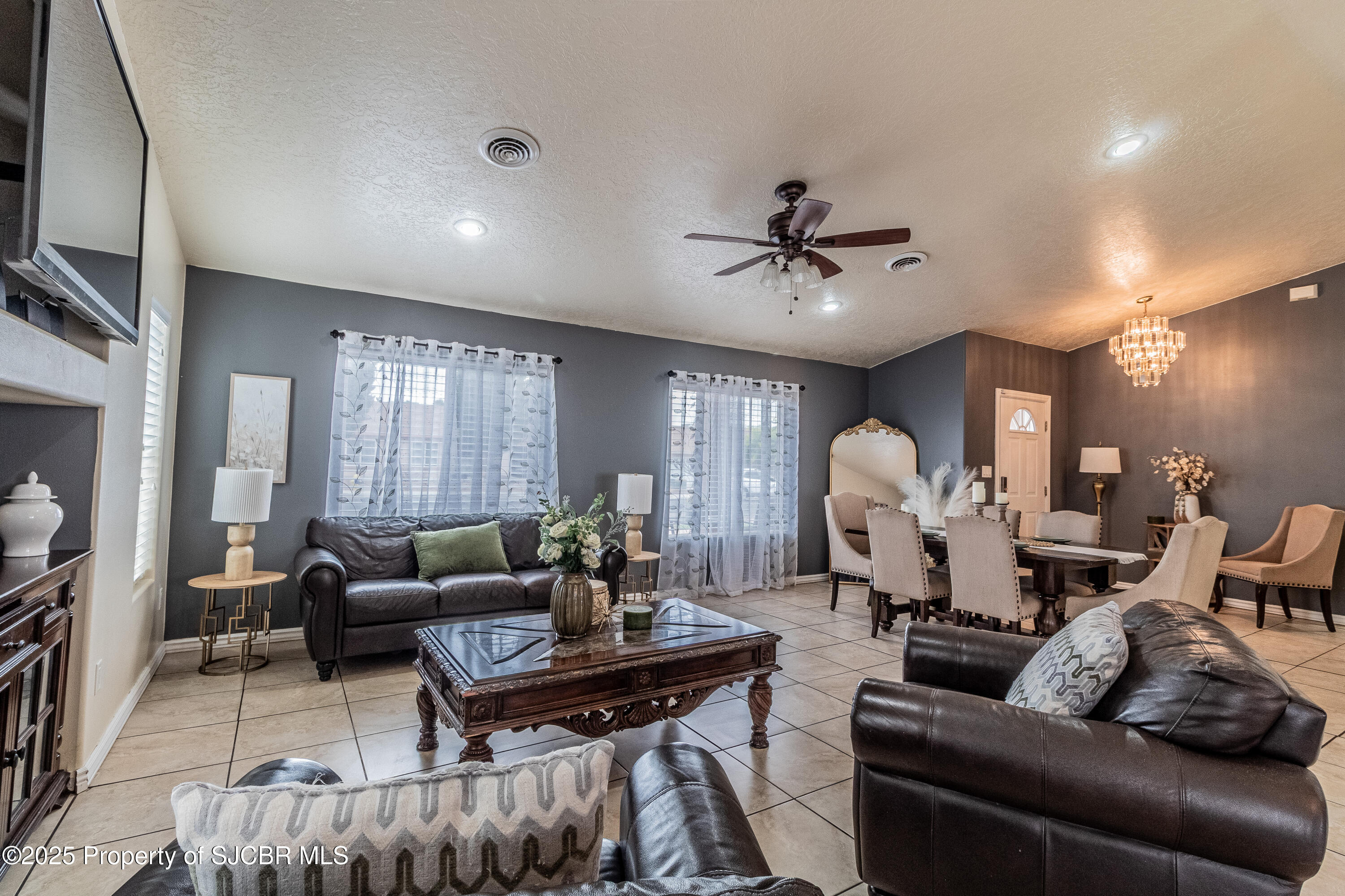 805 MESA VISTA Drive