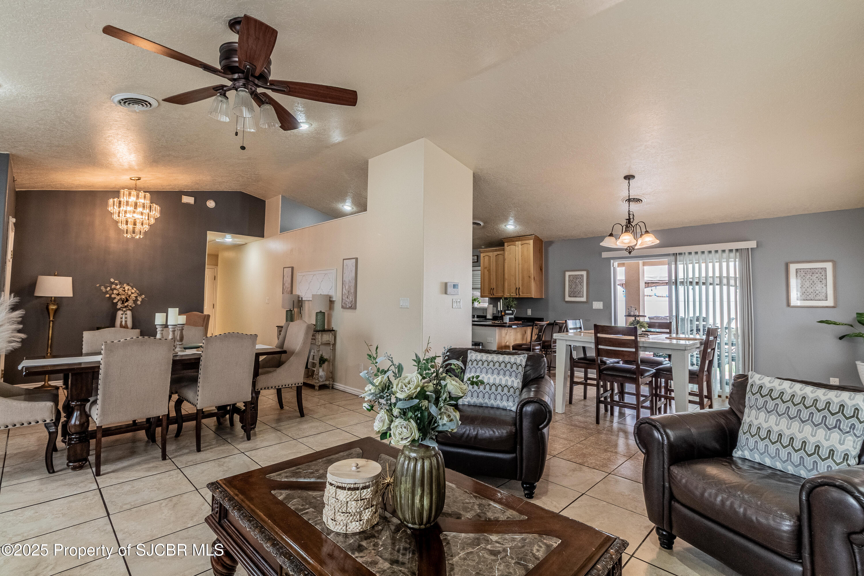 805 MESA VISTA Drive