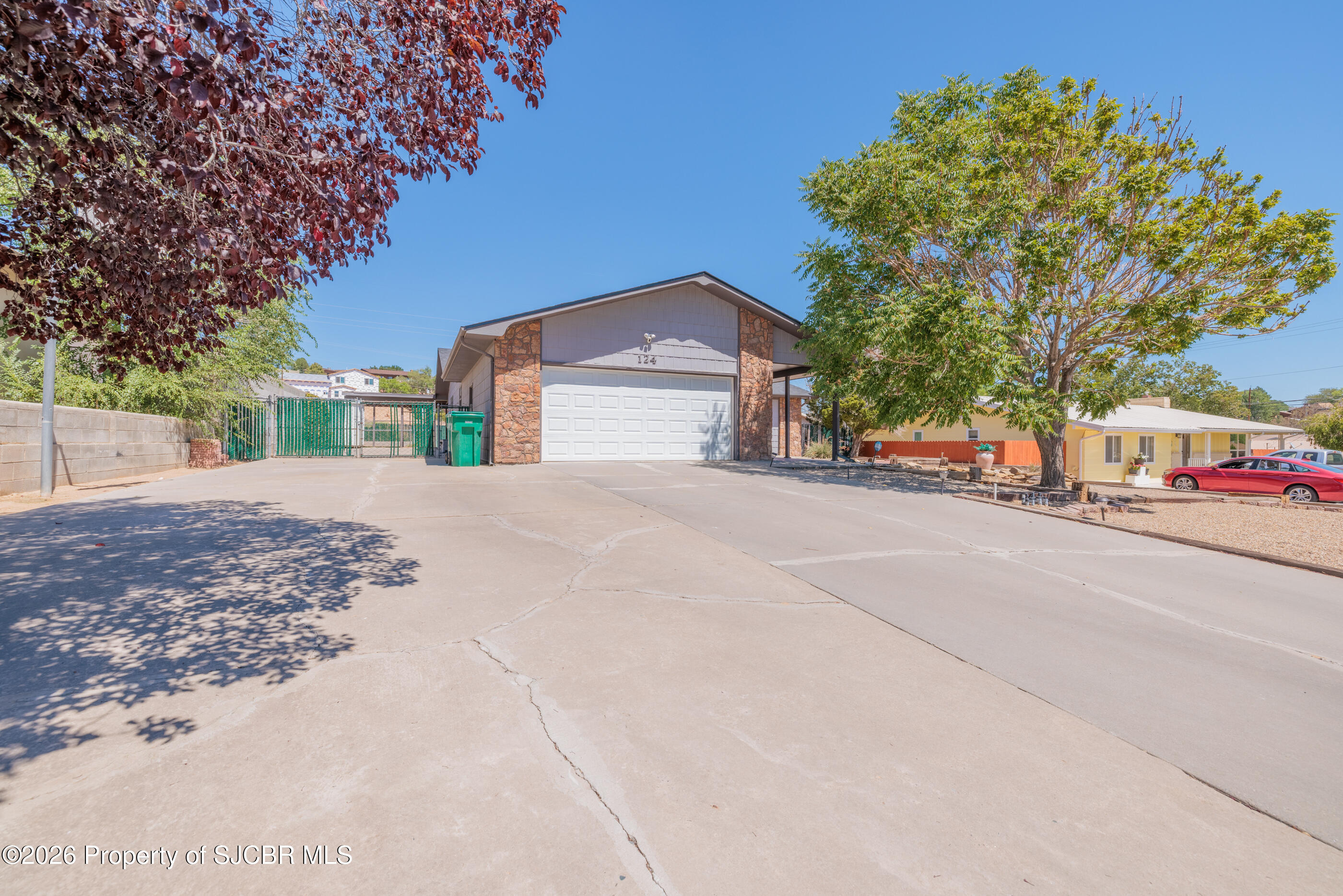 124 E TWILIGHT Drive
