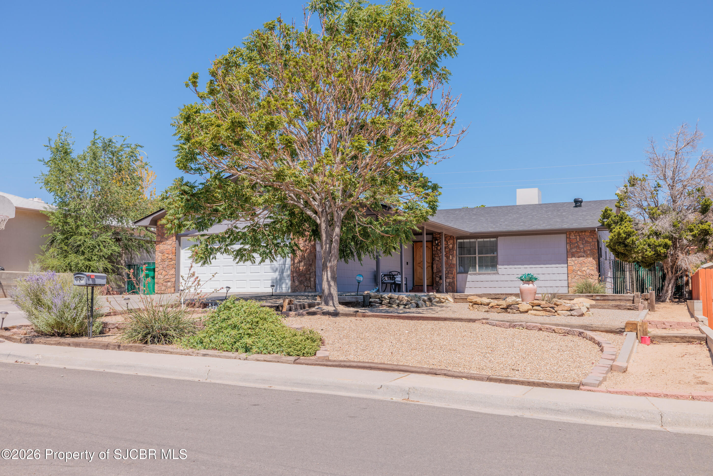 124 E TWILIGHT Drive