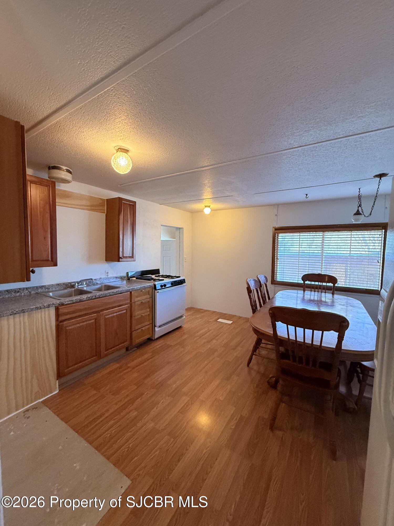 10 ROAD 4907