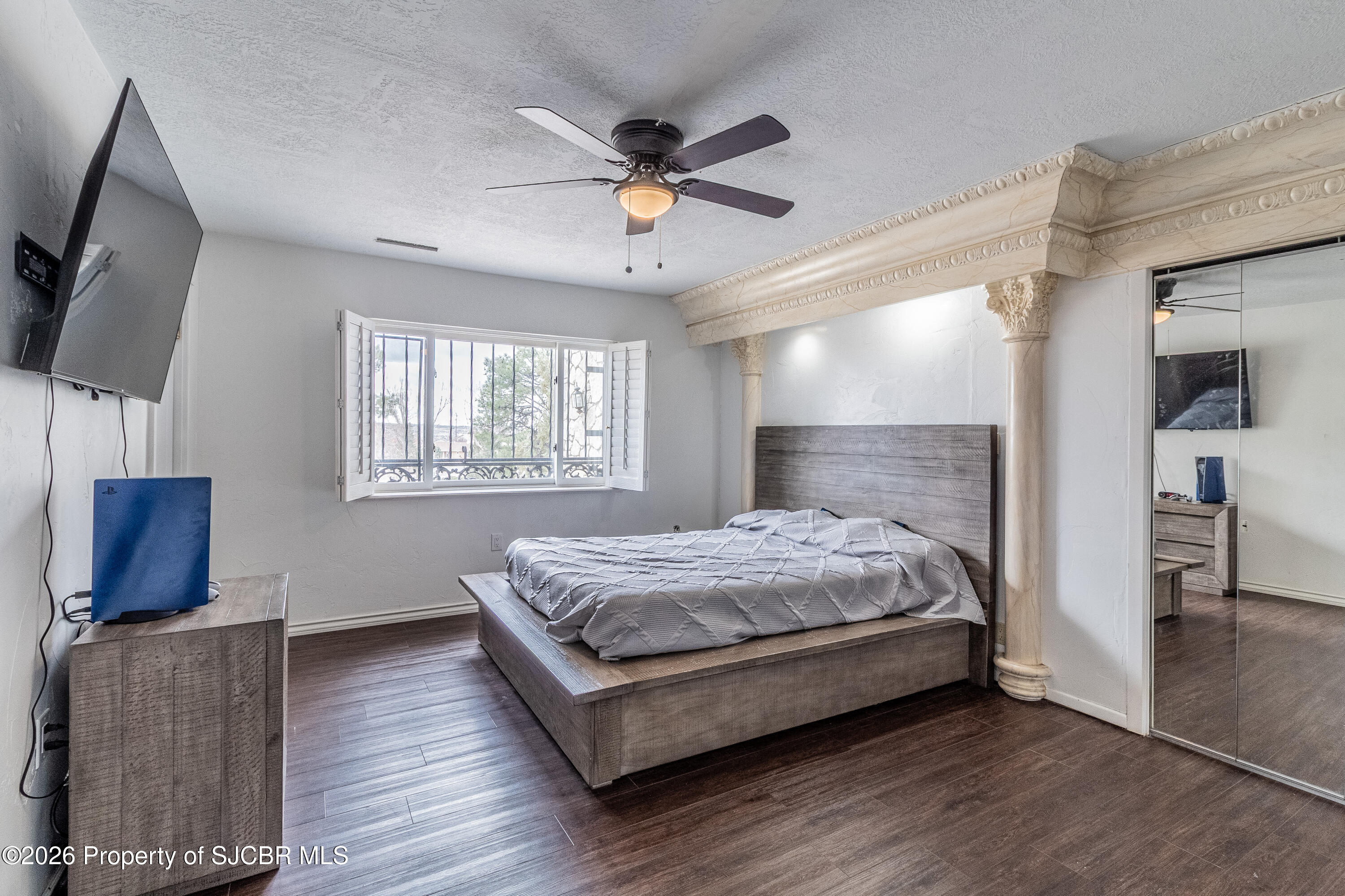 5708 COUNTRY CLUB Road