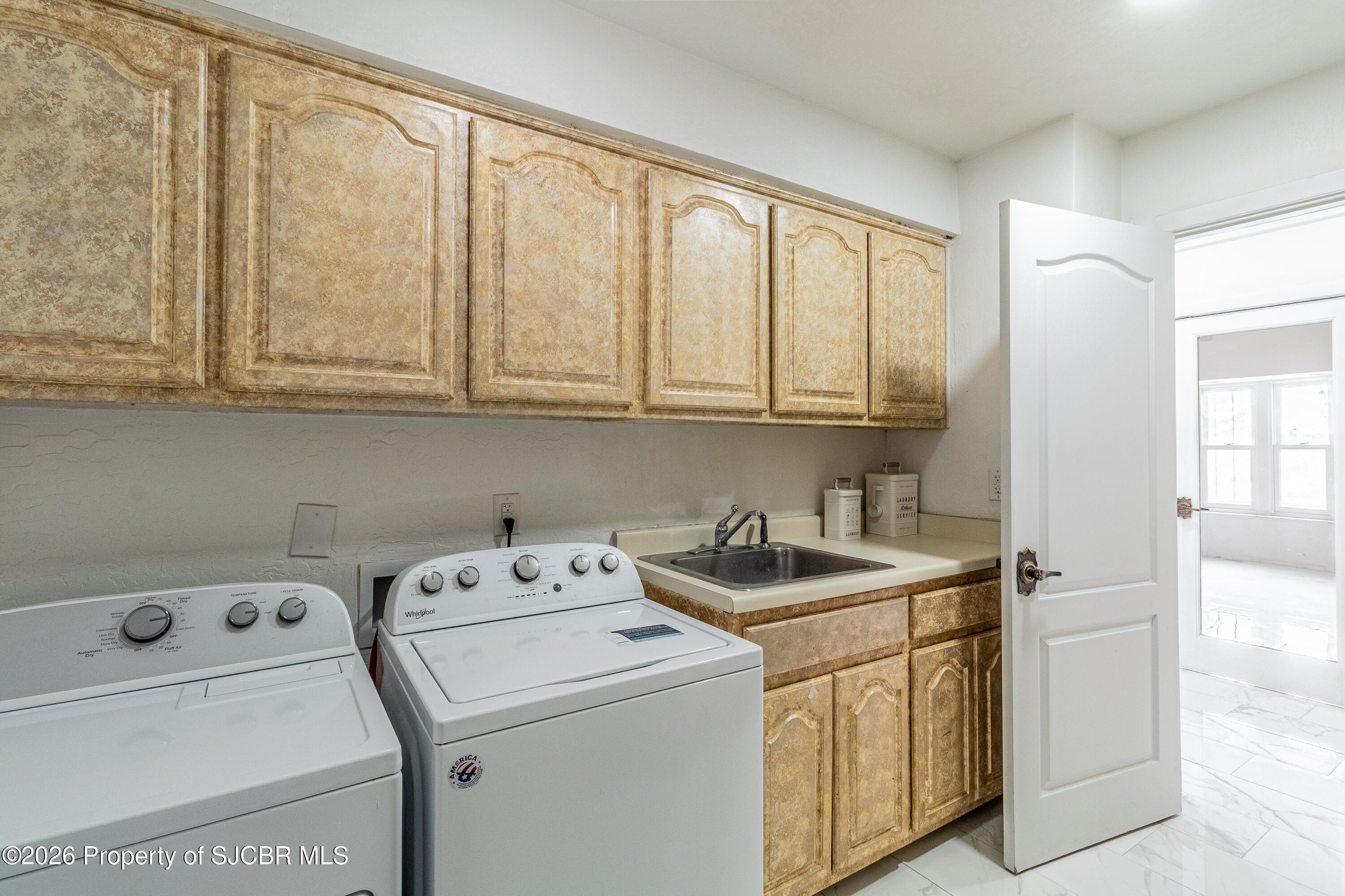 5708 COUNTRY CLUB Road