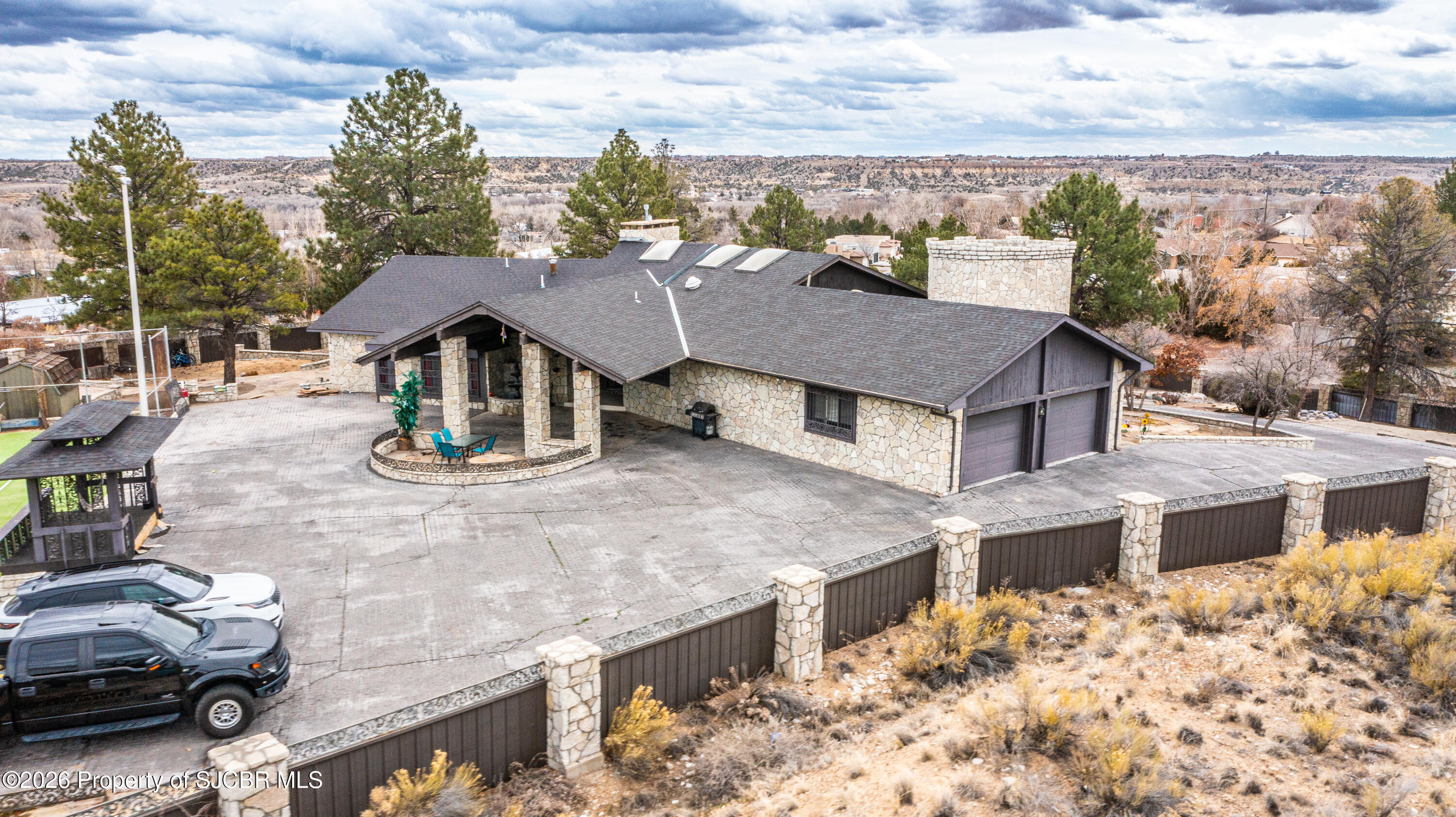 5708 COUNTRY CLUB Road