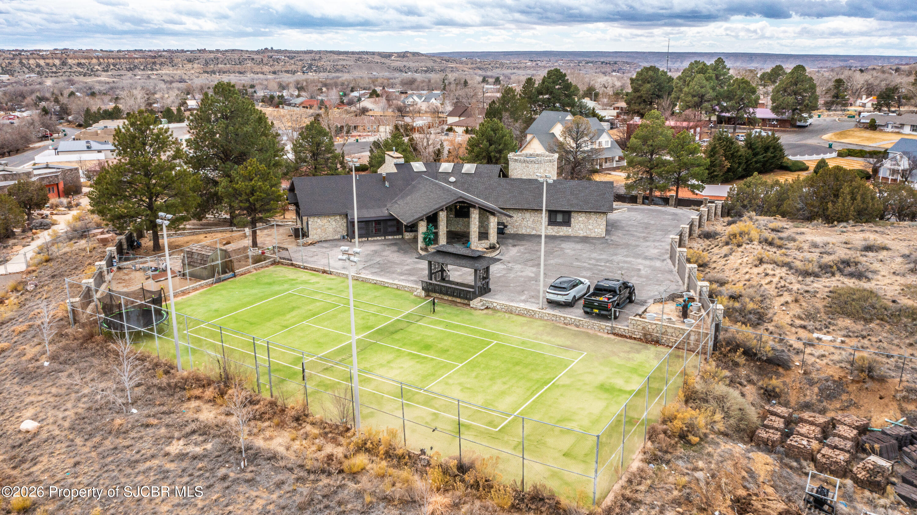 5708 COUNTRY CLUB Road