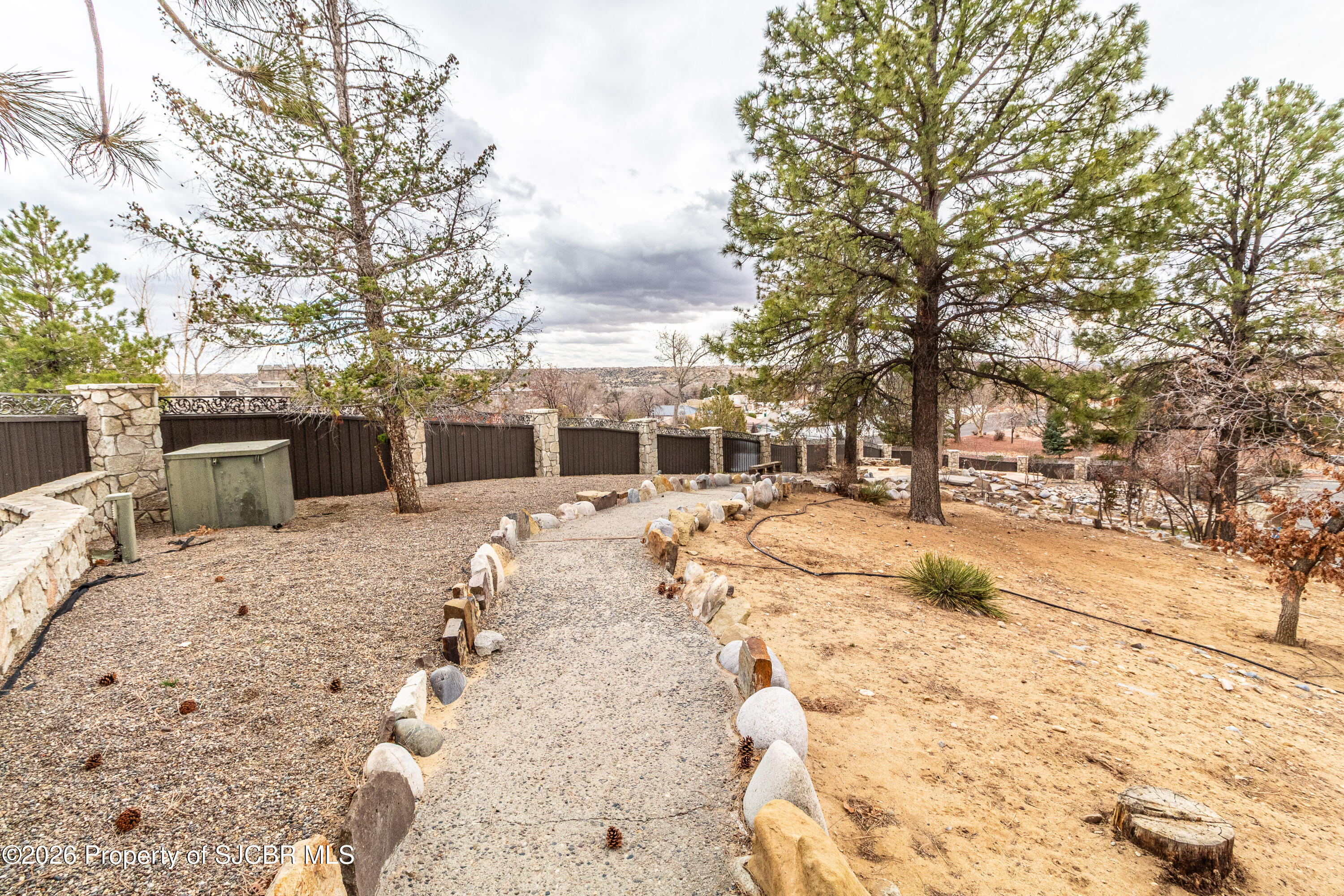 5708 COUNTRY CLUB Road