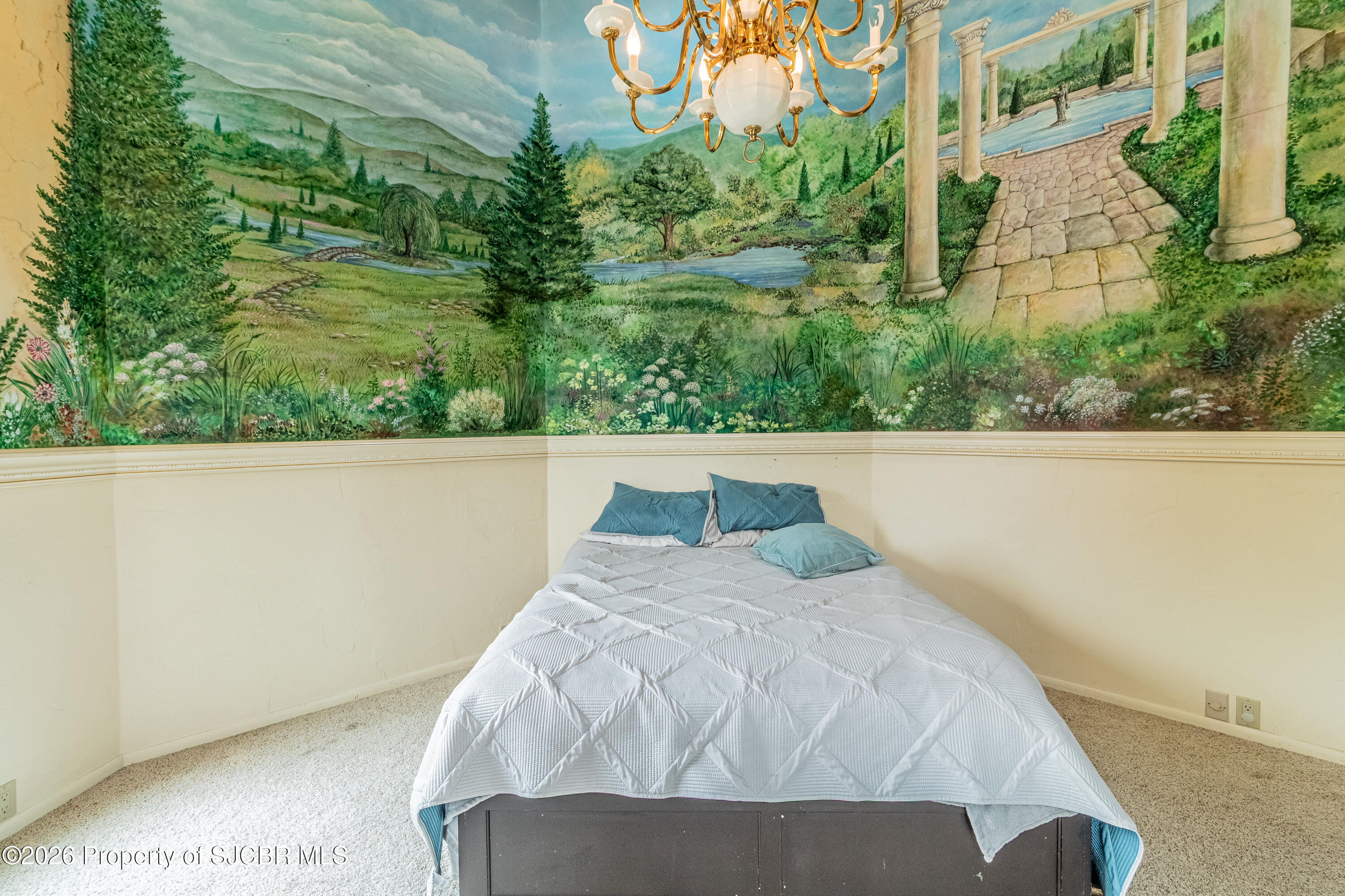 5708 COUNTRY CLUB Road