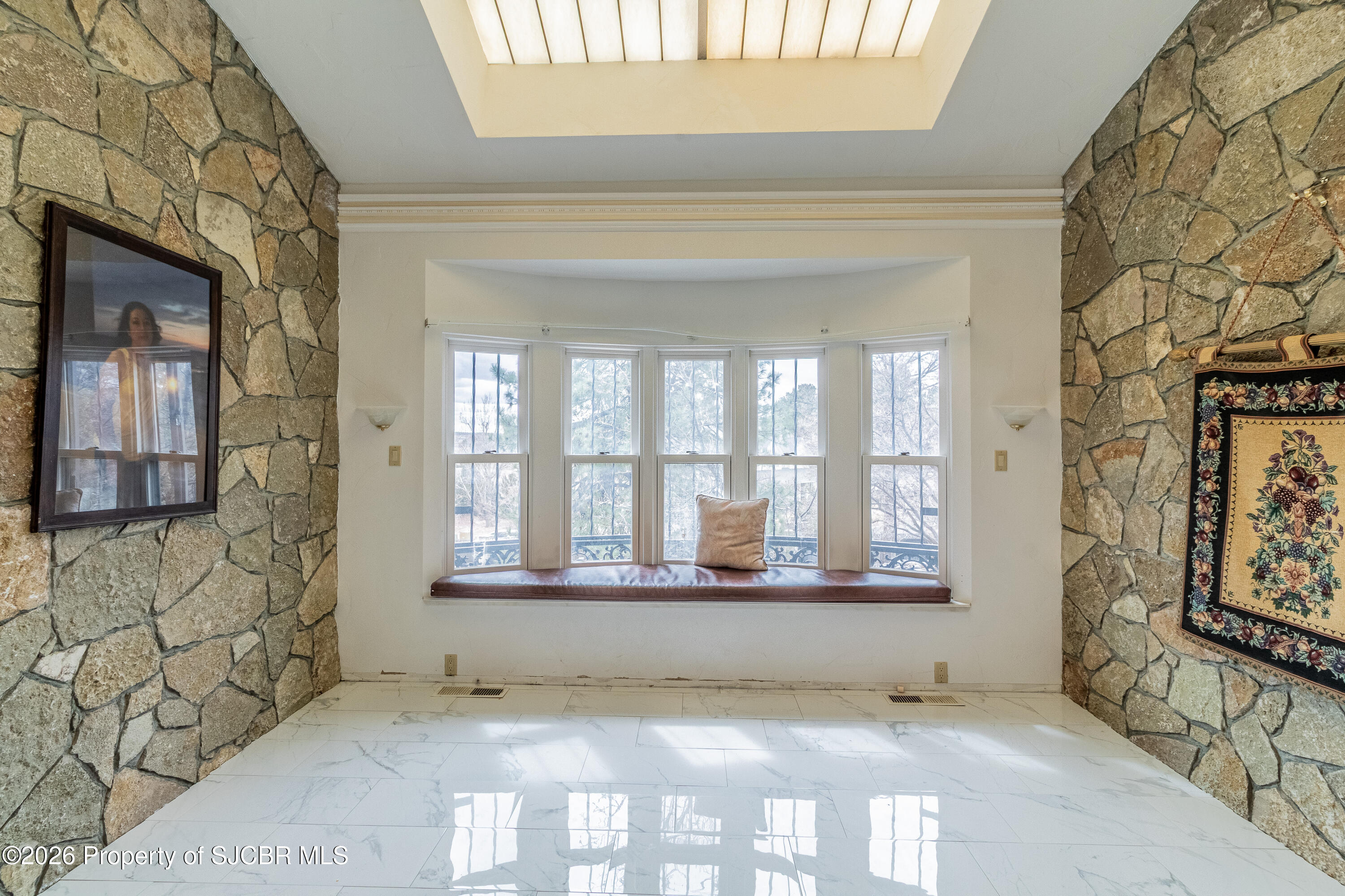 5708 COUNTRY CLUB Road