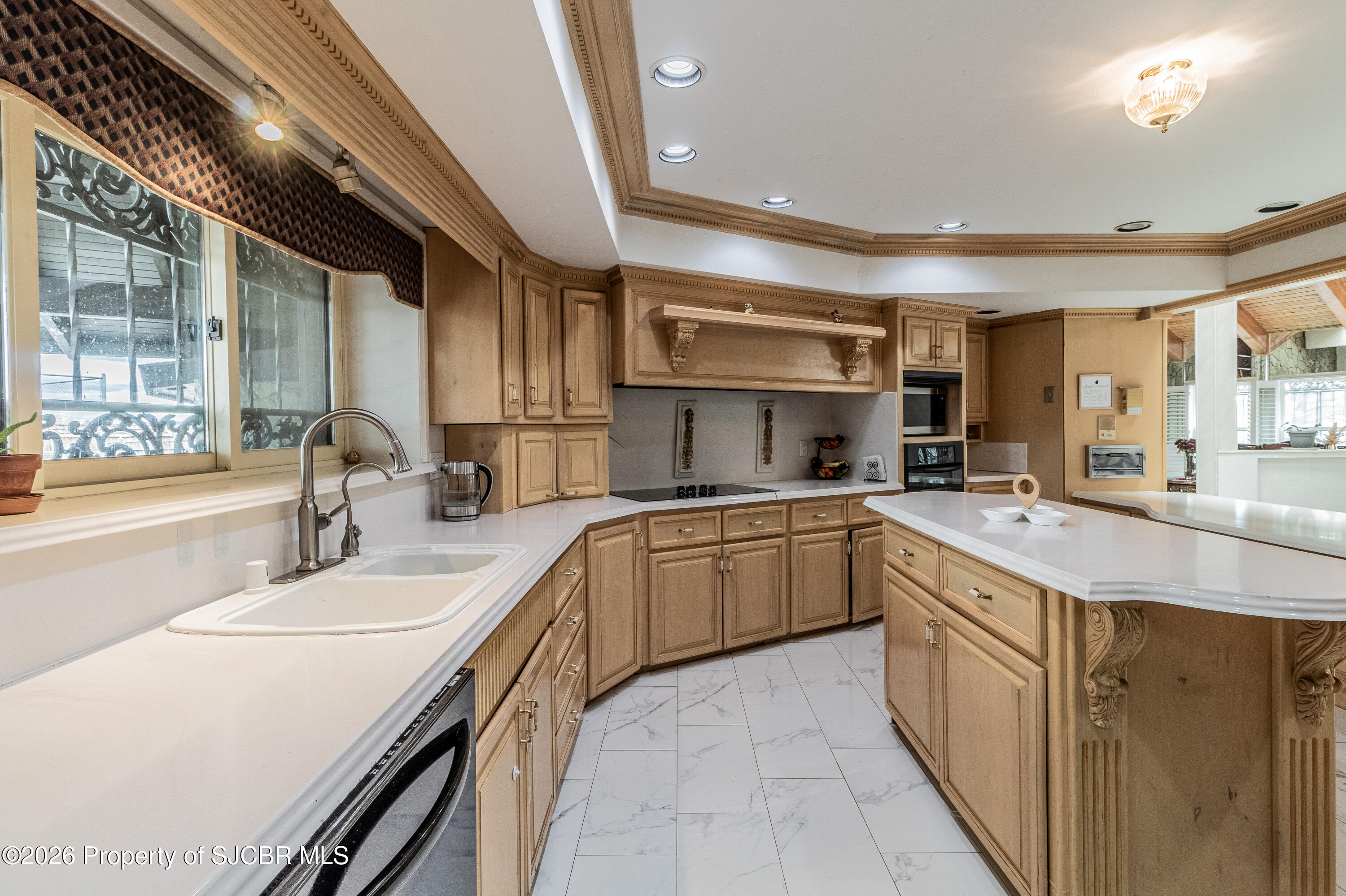 5708 COUNTRY CLUB Road