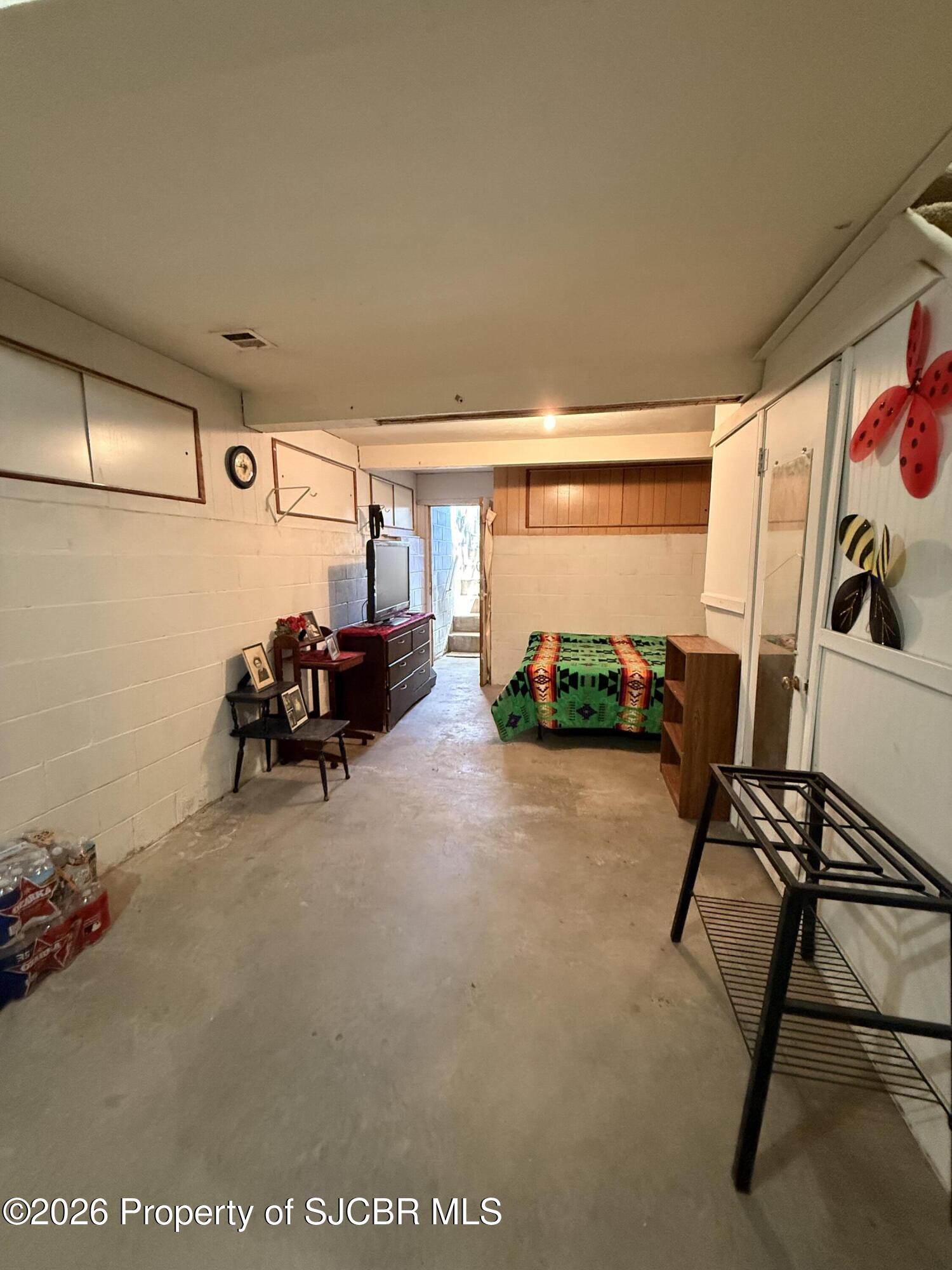 402 E BOYD Drive