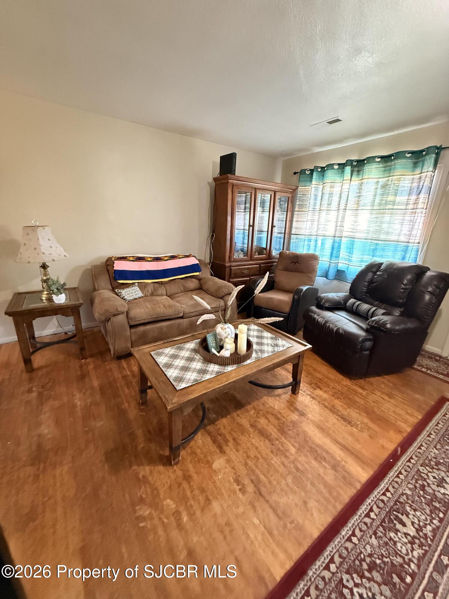 402 E BOYD Drive