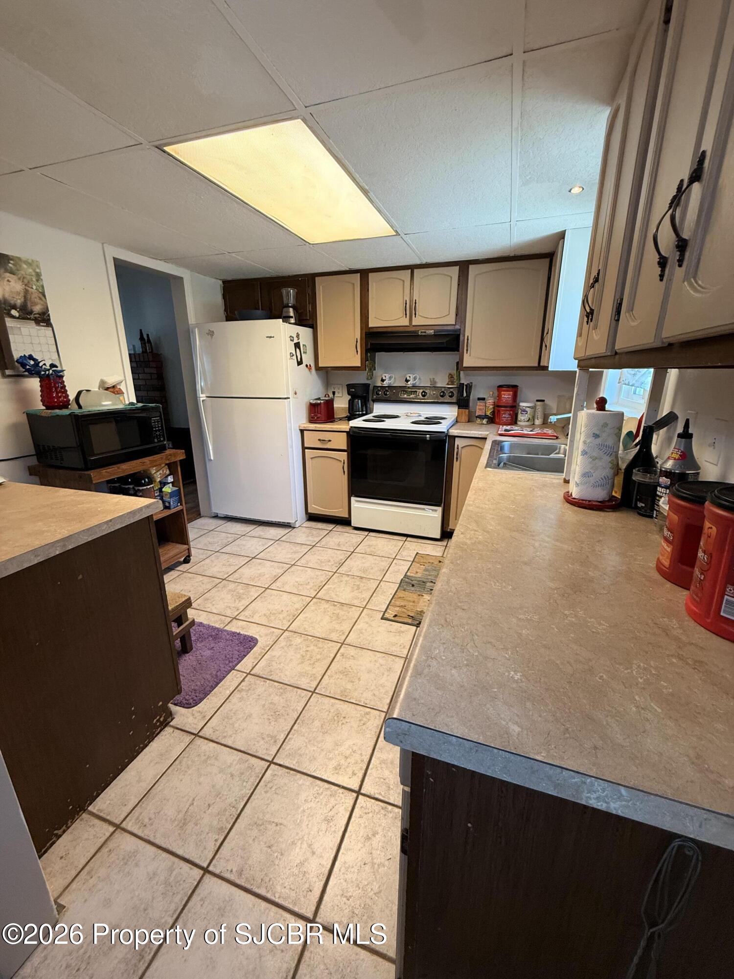 402 E BOYD Drive