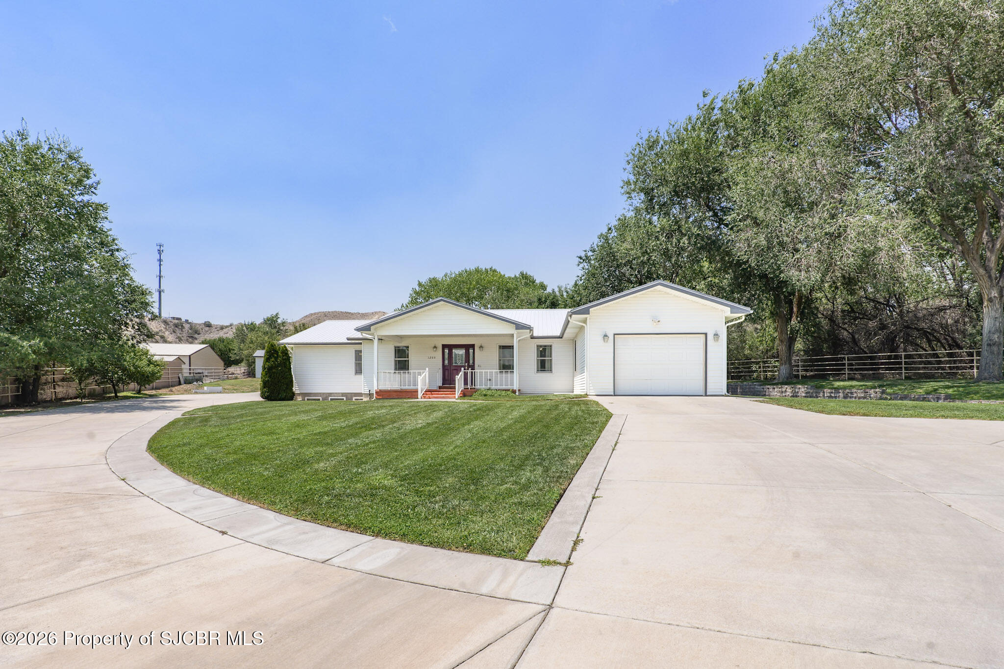 1205 N CHAPARRAL Lane