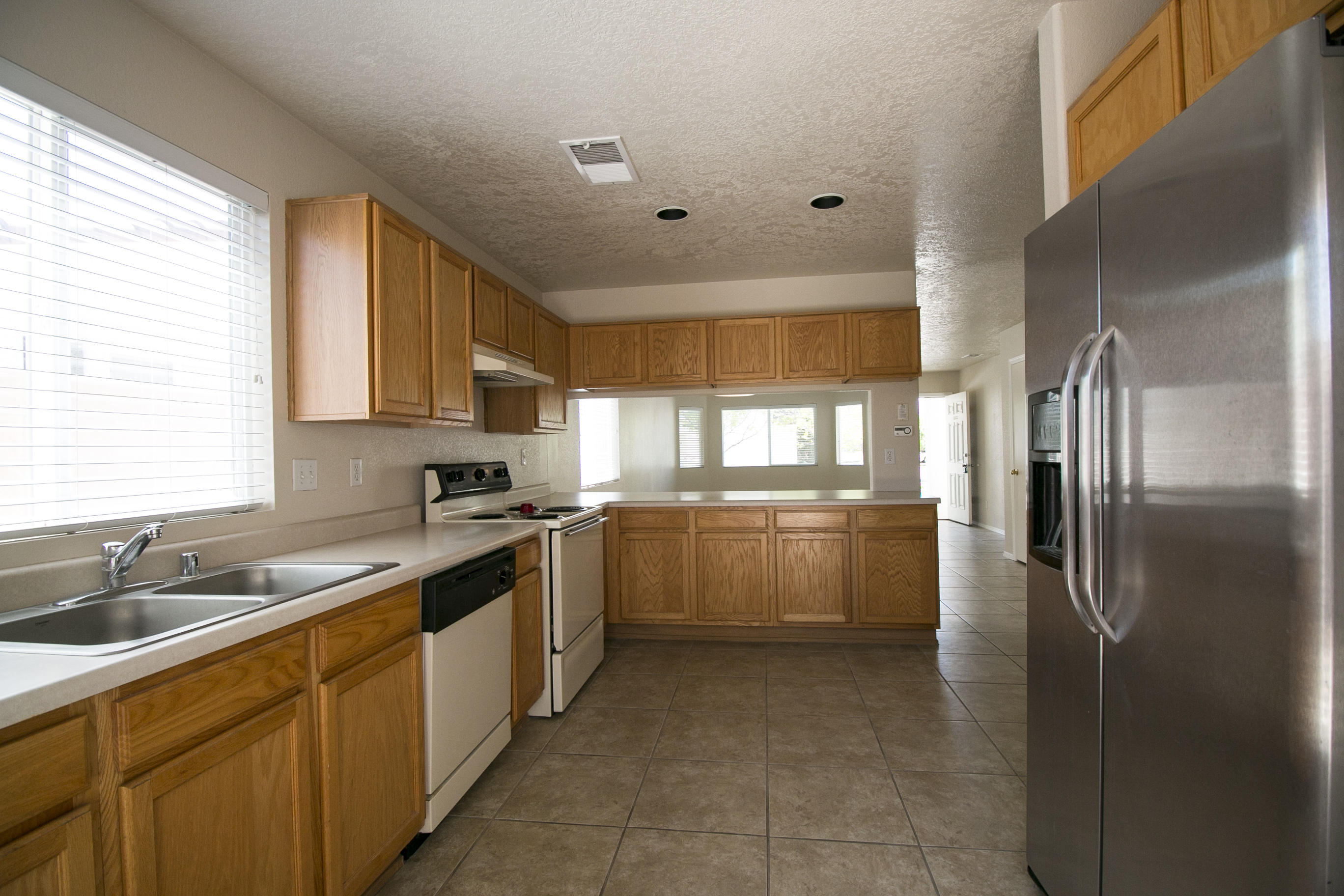 1412 Villa Los Ranchos NE