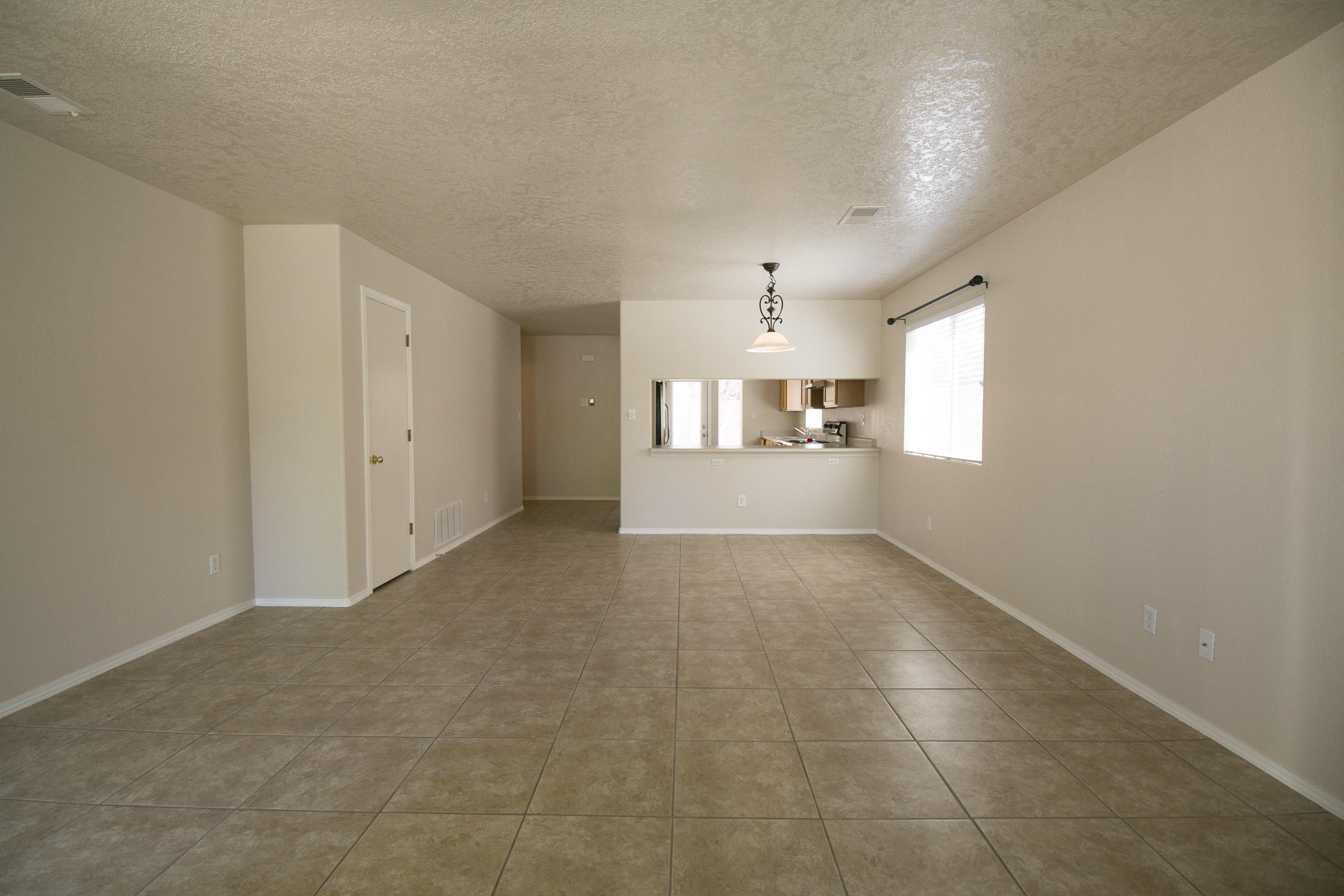 1412 Villa Los Ranchos NE