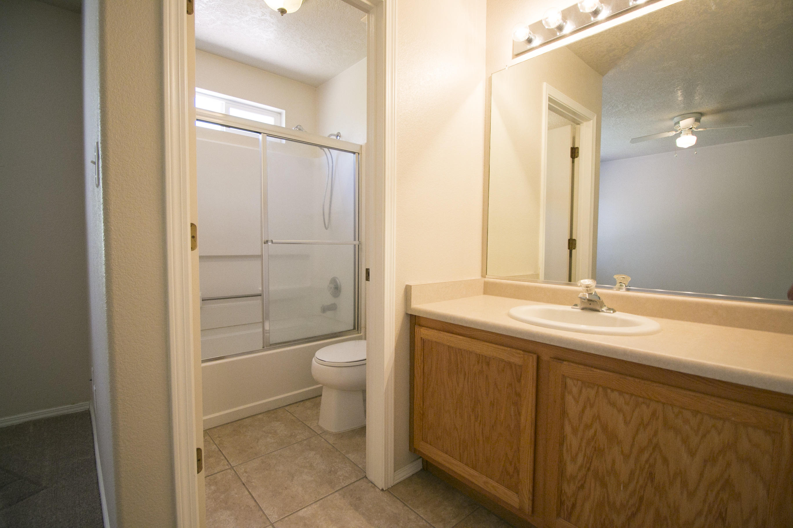1412 Villa Los Ranchos NE