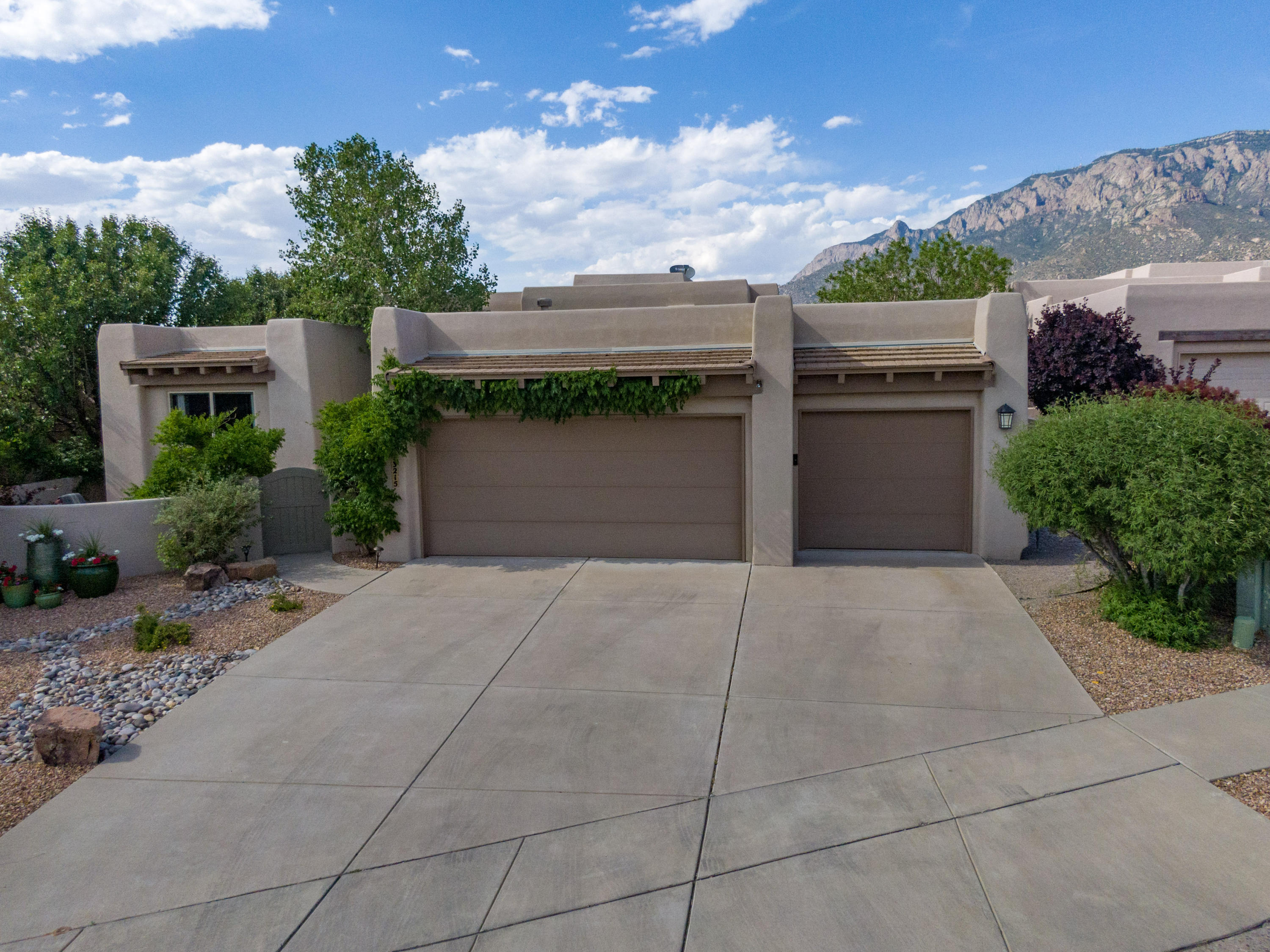 13215 Desert Rose Avenue NE
