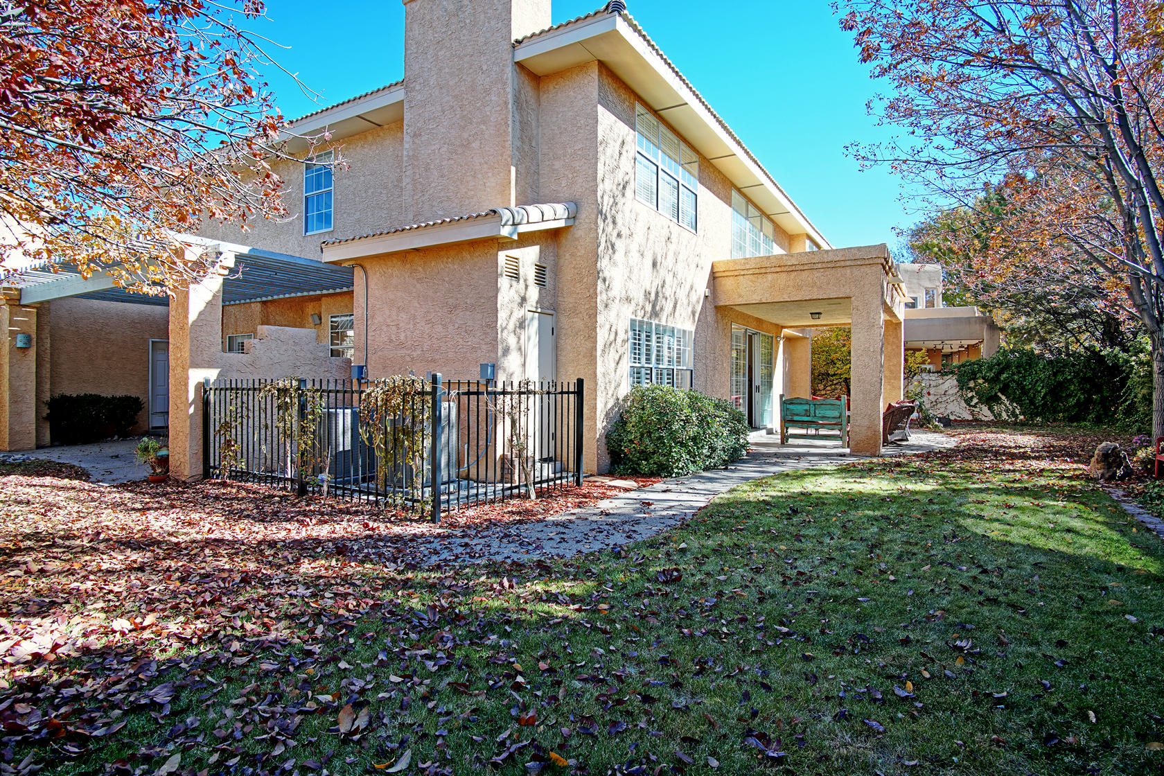 10408 ROYAL TROON NE
