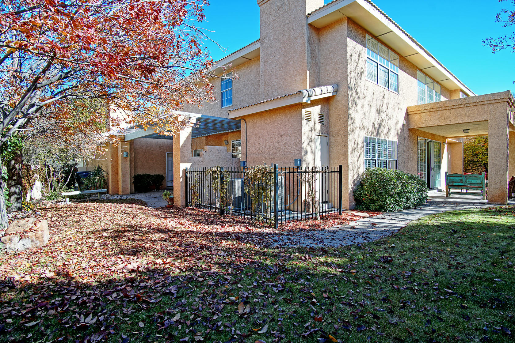 10408 ROYAL TROON NE