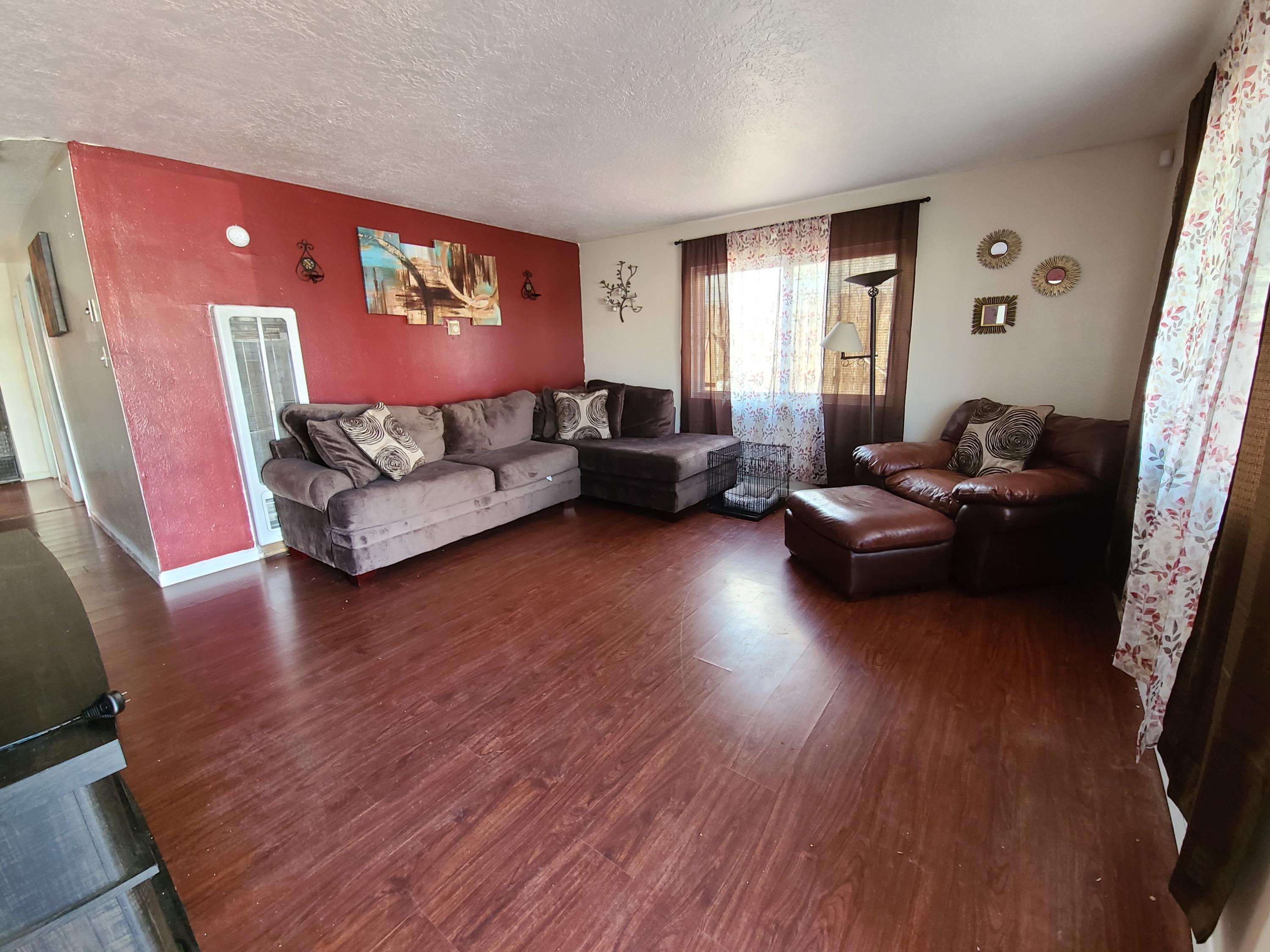 205 GLORIETA Street NE