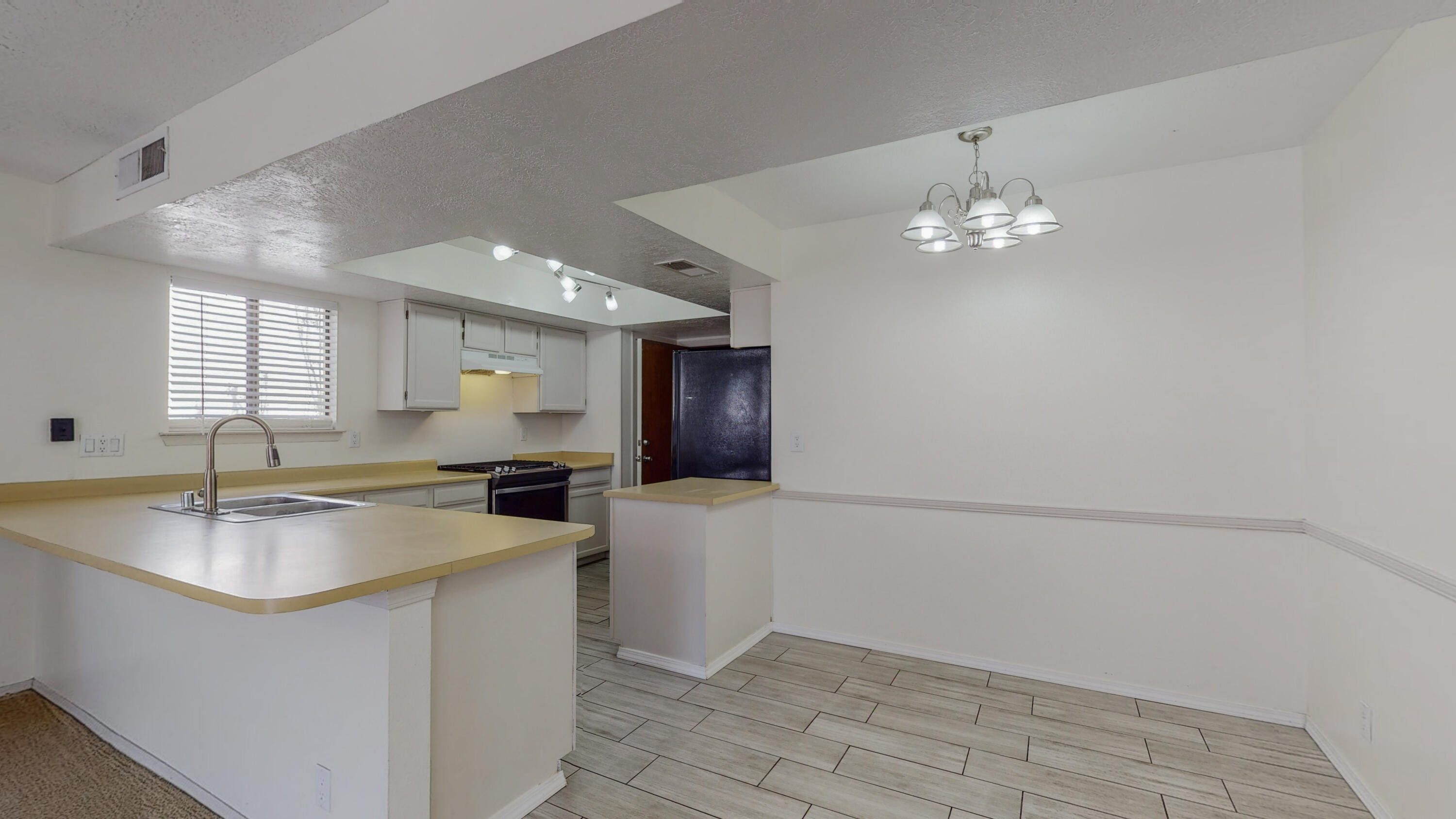 8909 OPPORTUNITY Drive NE