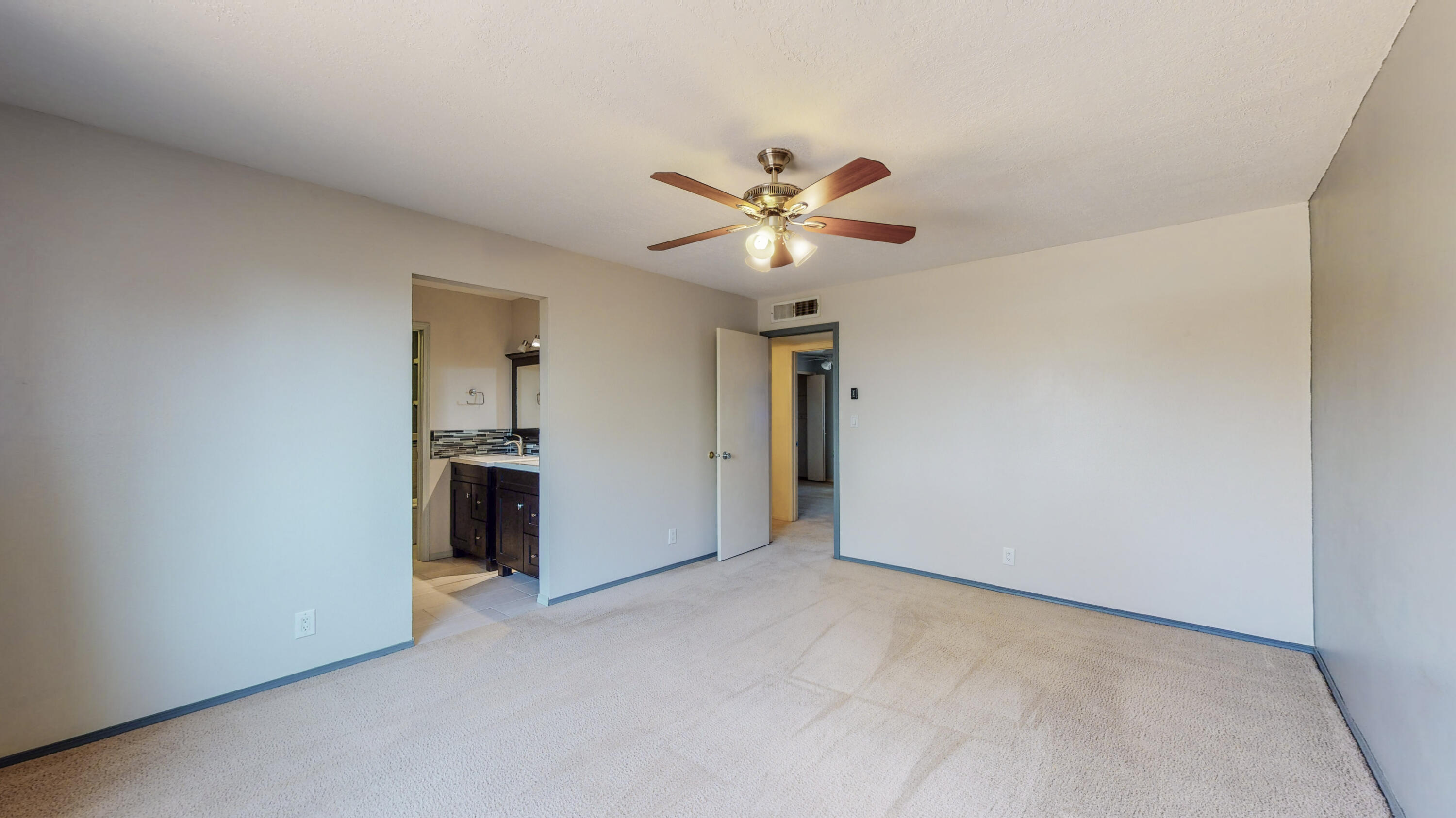 8909 OPPORTUNITY Drive NE