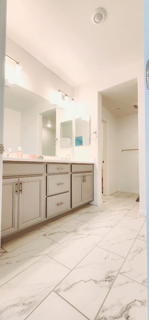 6822 Shutter Court