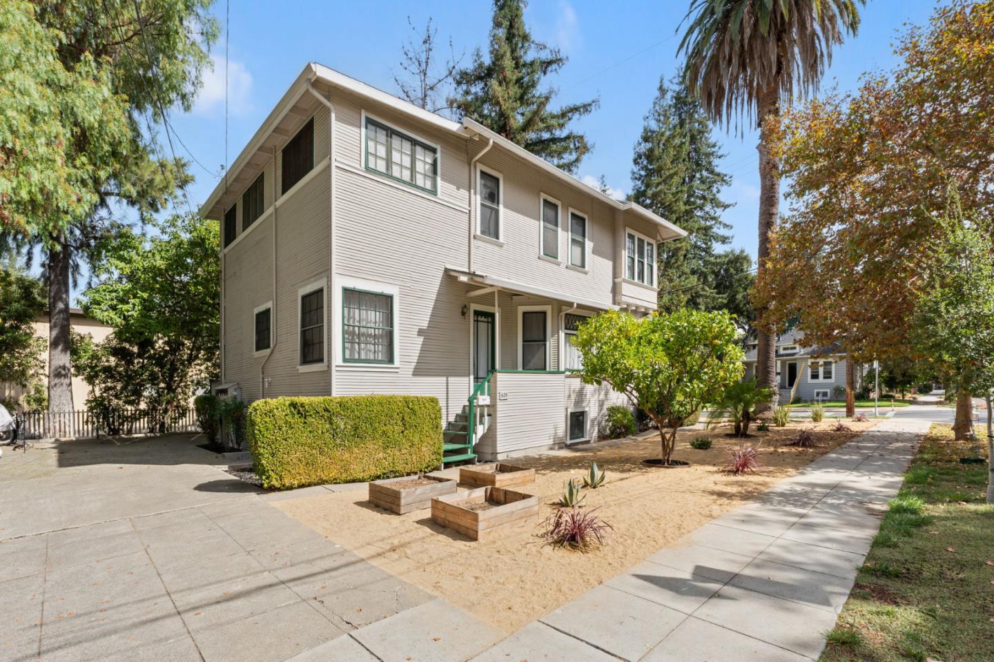 392 View Street