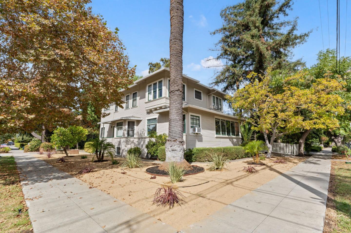 392 View Street