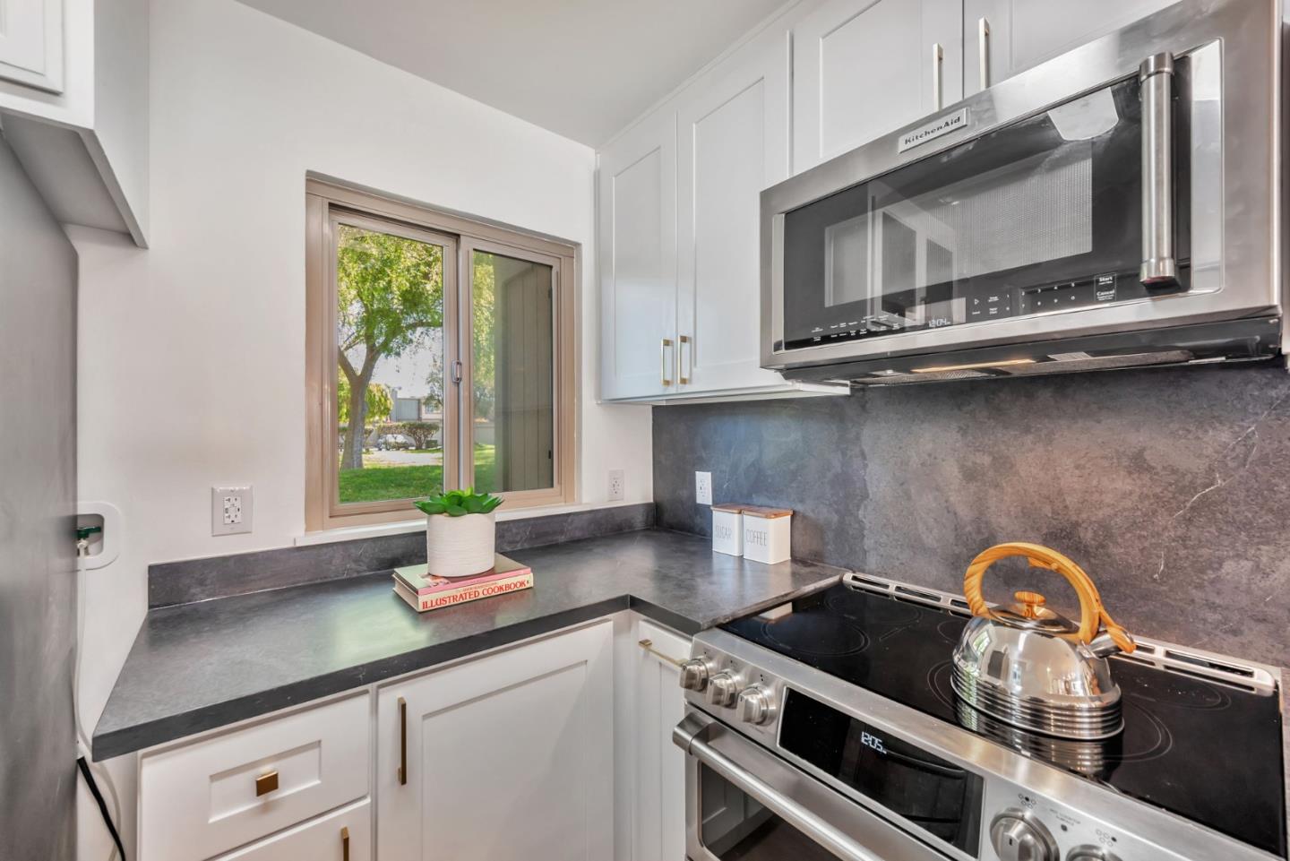 1126 Admiralty Lane