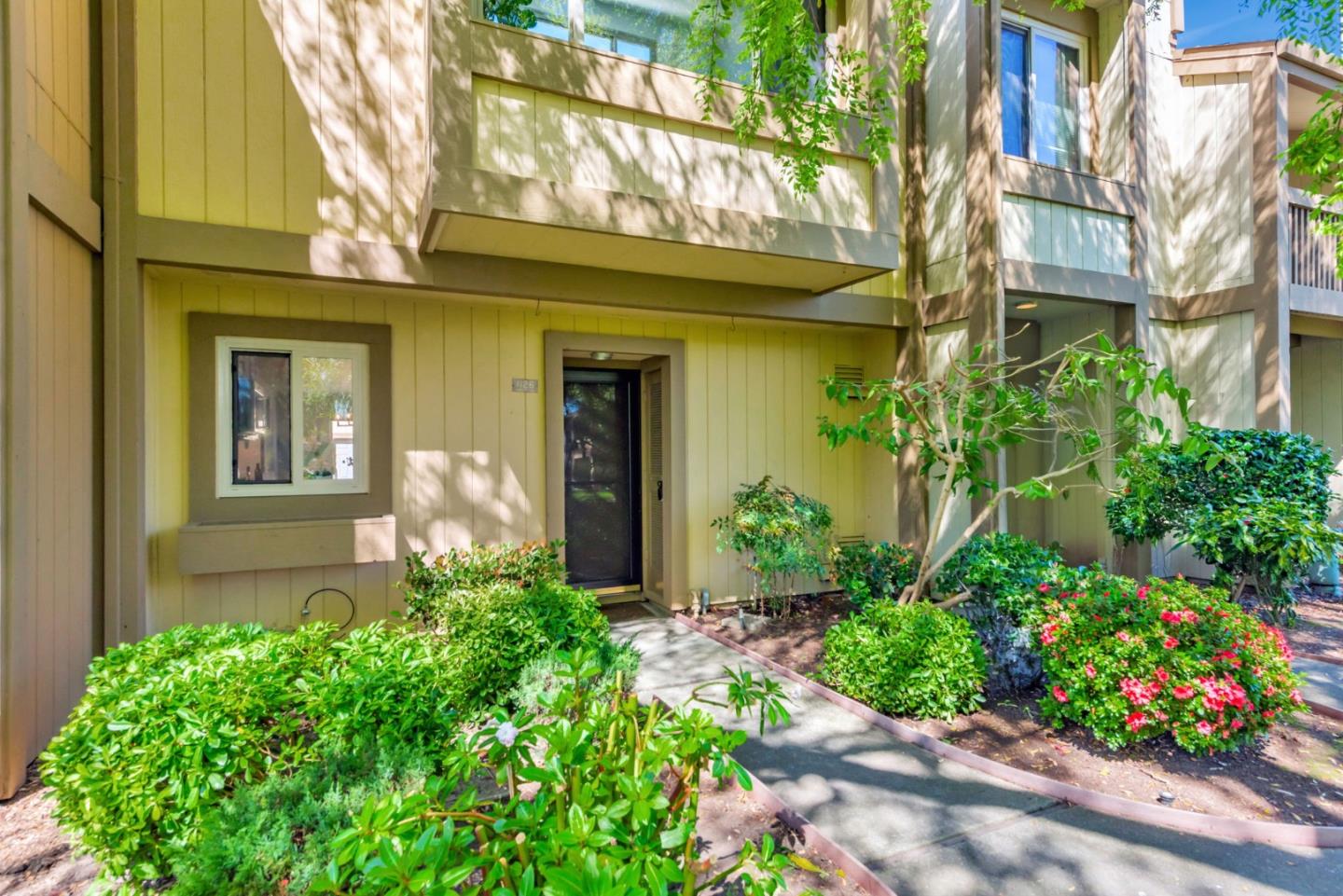 1126 Admiralty Lane