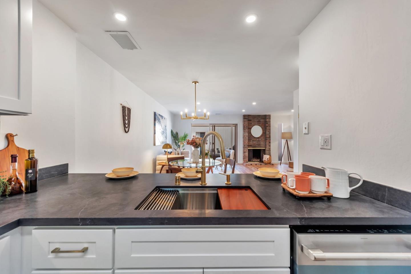 1126 Admiralty Lane