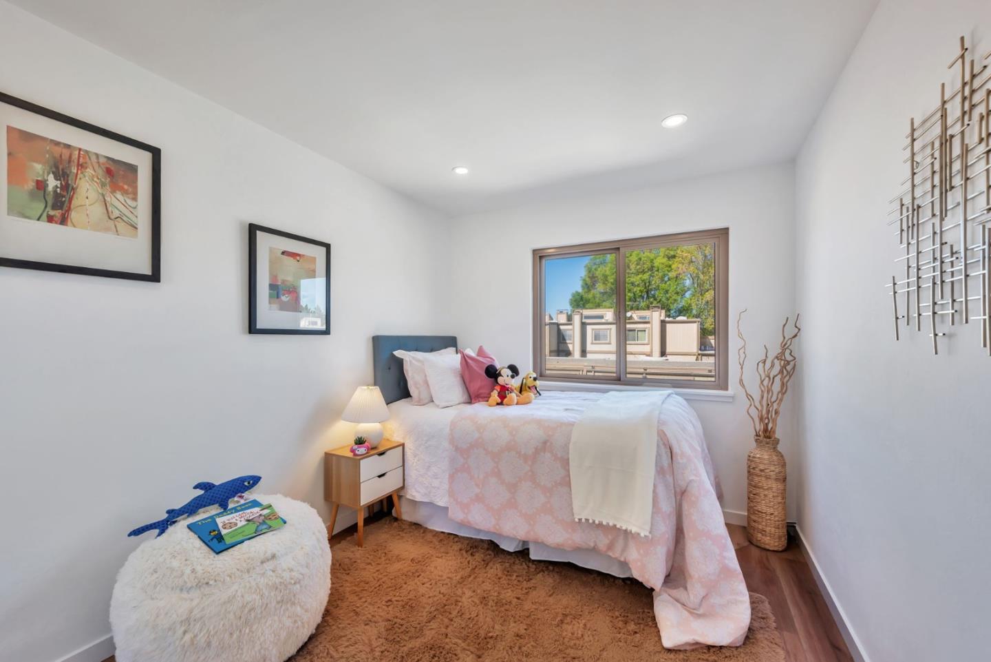 1126 Admiralty Lane